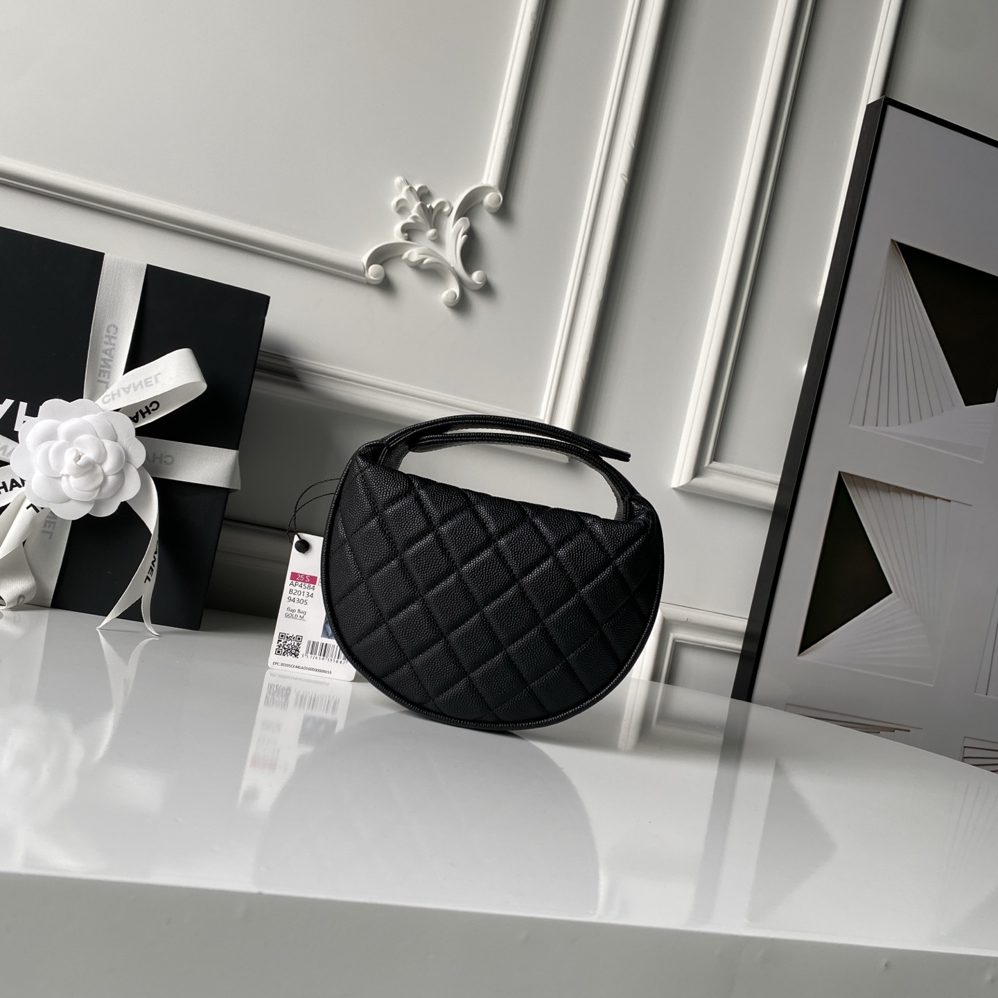 Chanel Basic Bag Cow Leather 19cm-s