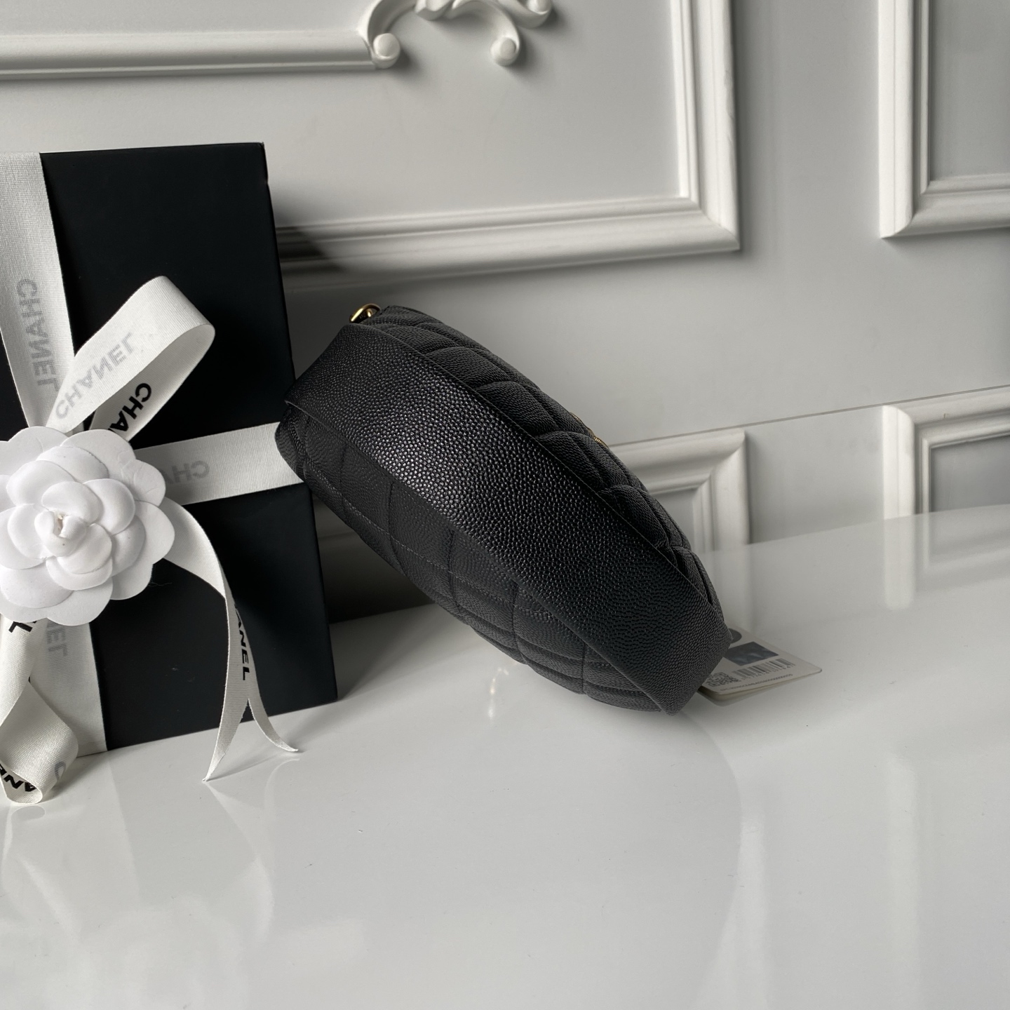 Chanel Basic Bag Cow Leather 19cm-s