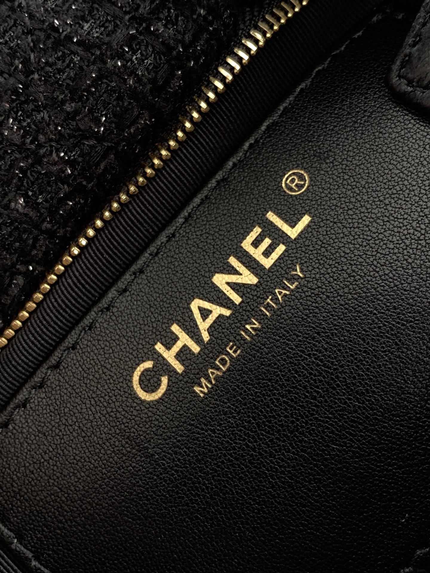 Chanel Basic Bag L-s