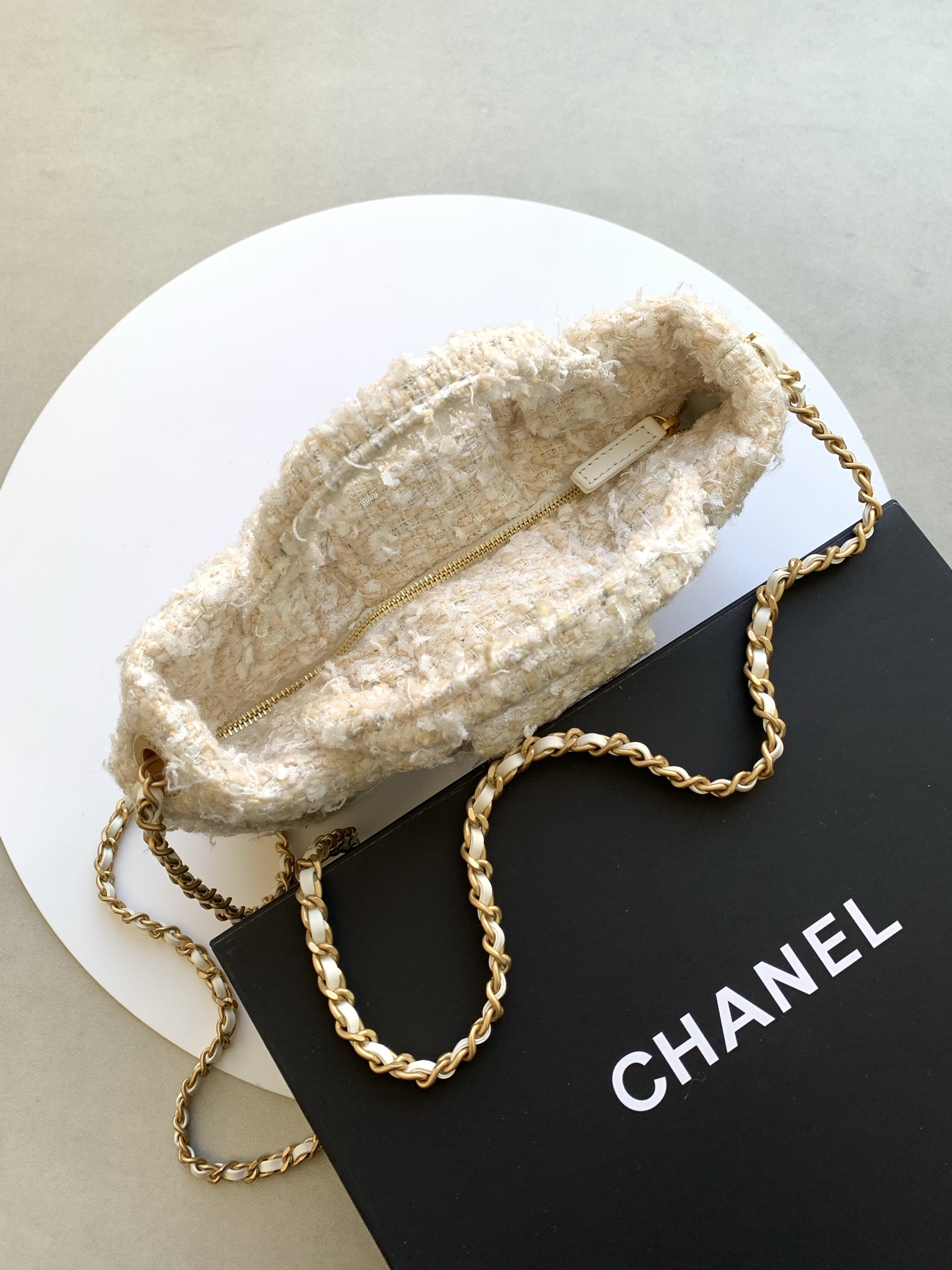 Chanel Basic Bag L-s