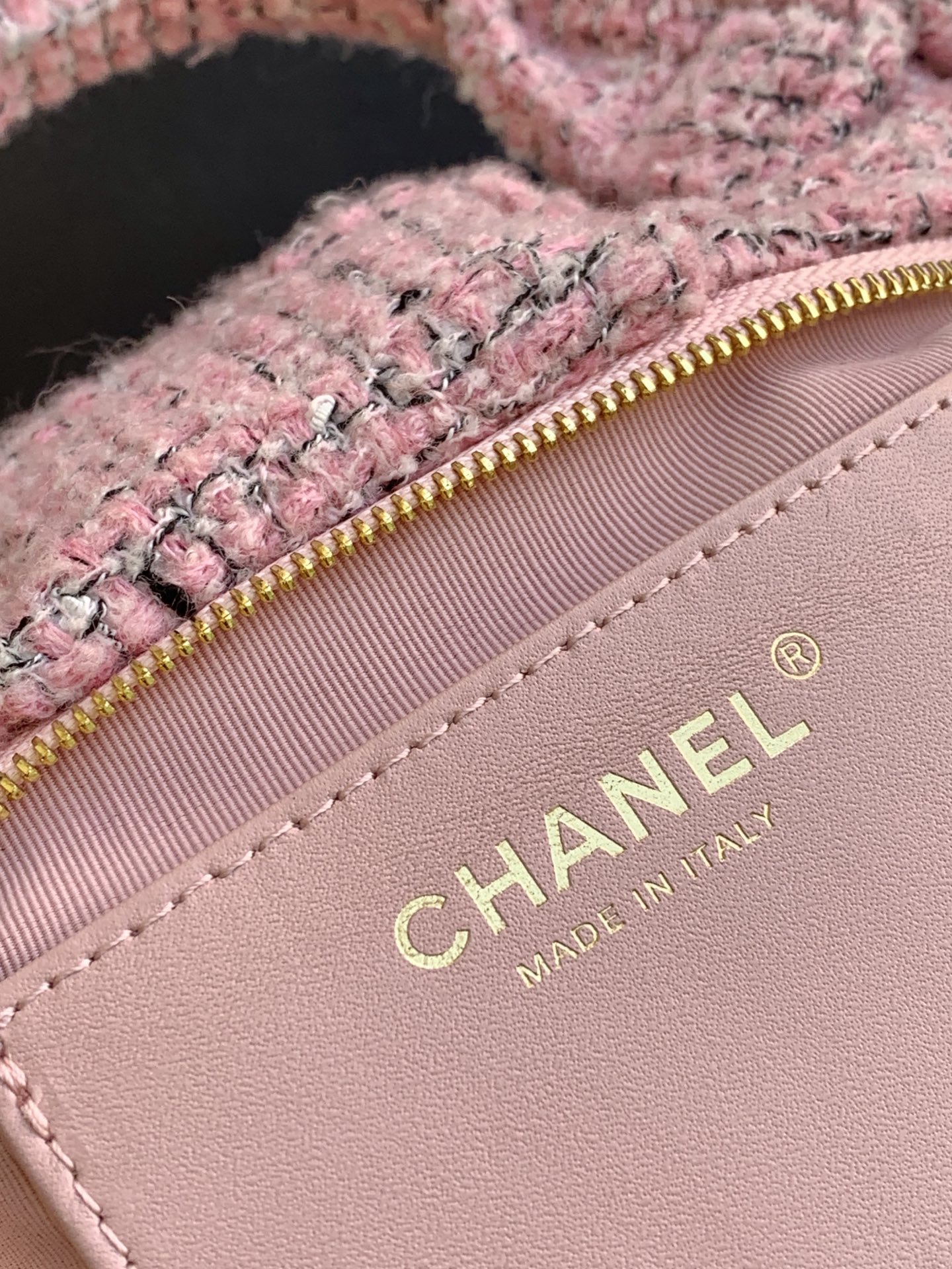 Chanel Basic Bag L-s