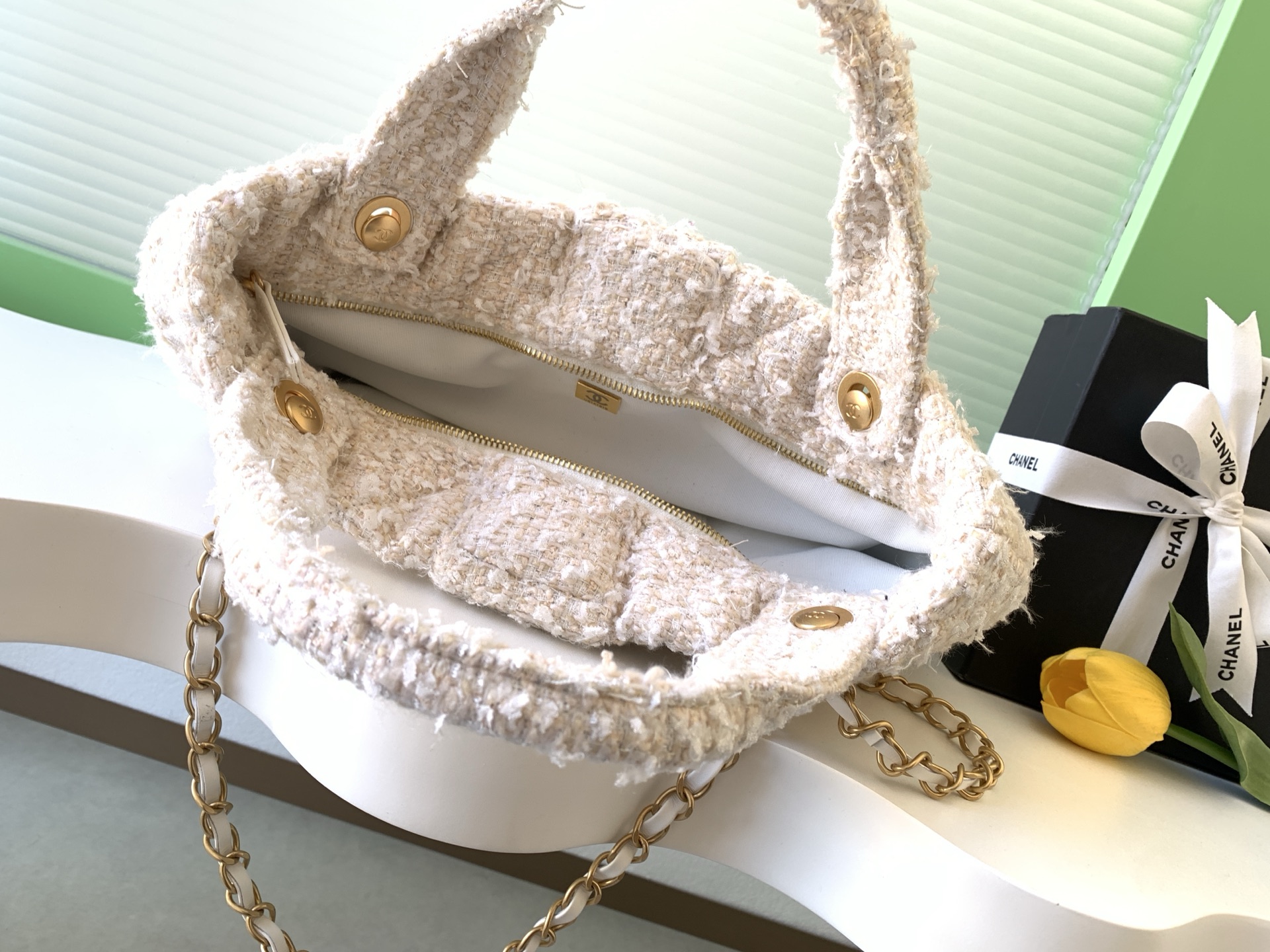 Chanel Basic Bag L-s