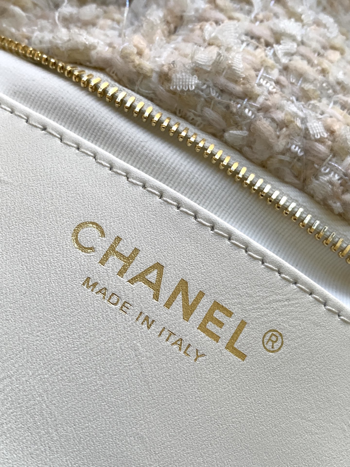 Chanel Basic Bag L-s