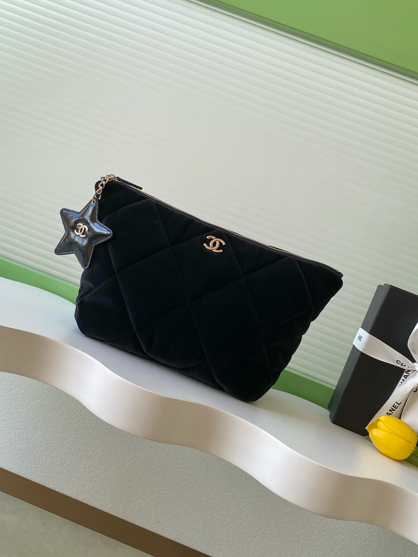 Chanel Clutch Bag L-s