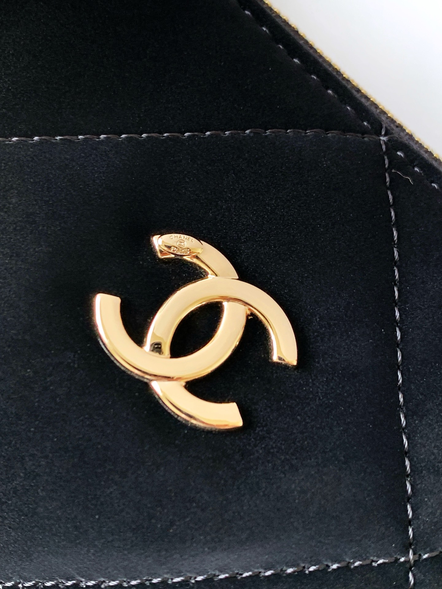 Chanel Basic Bag Black L