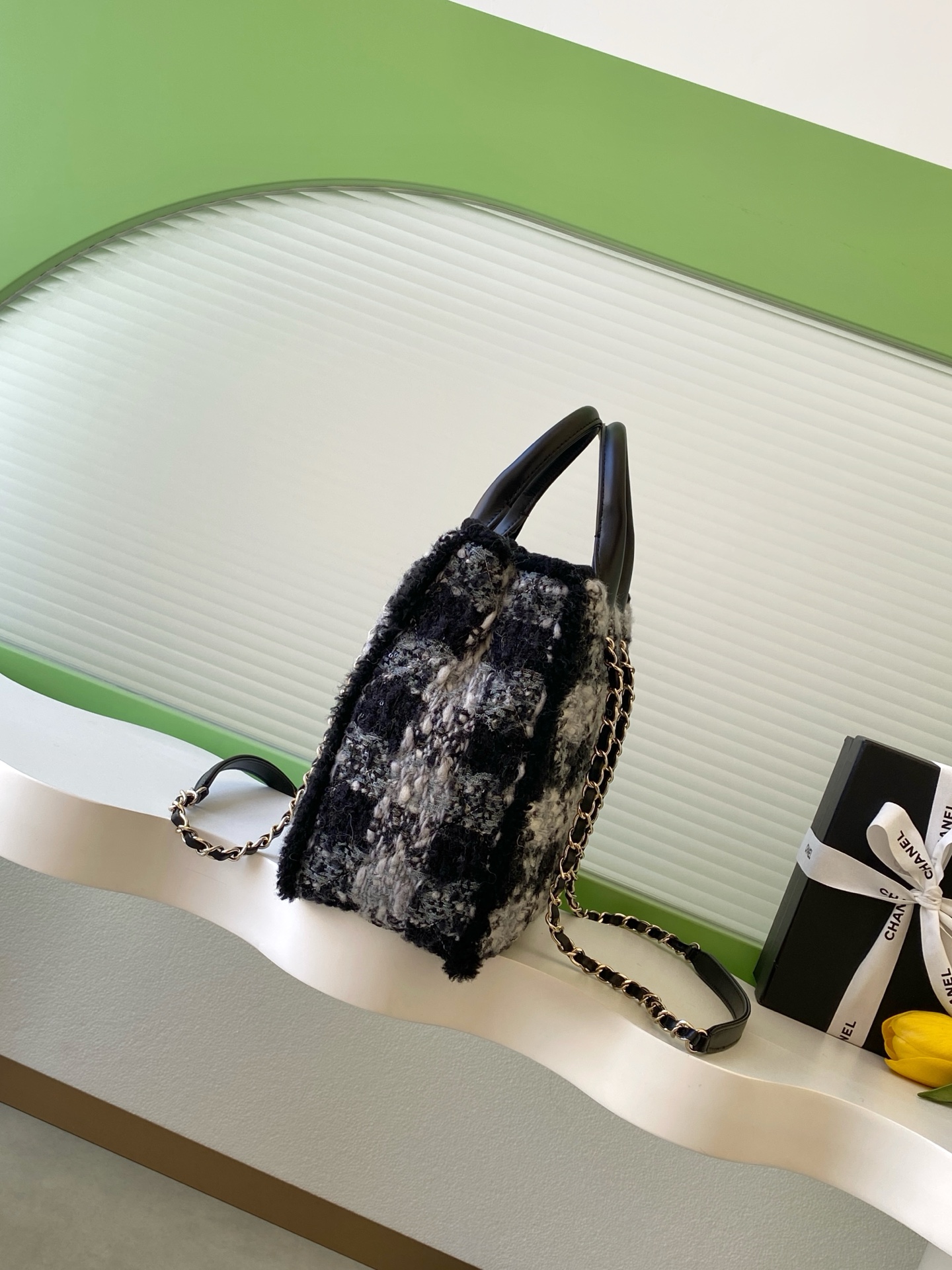 Chanel Tote Bag Black L-s