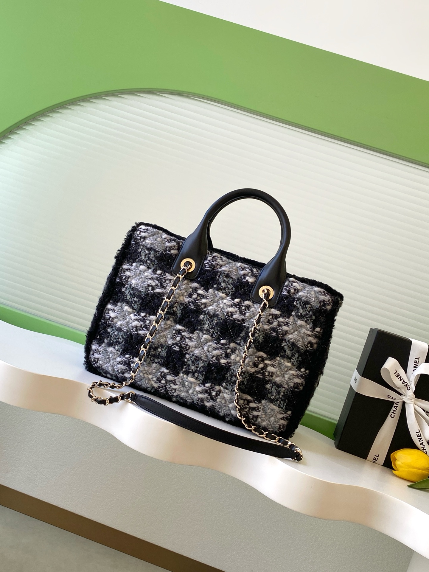 Chanel Tote Bag Black L-s