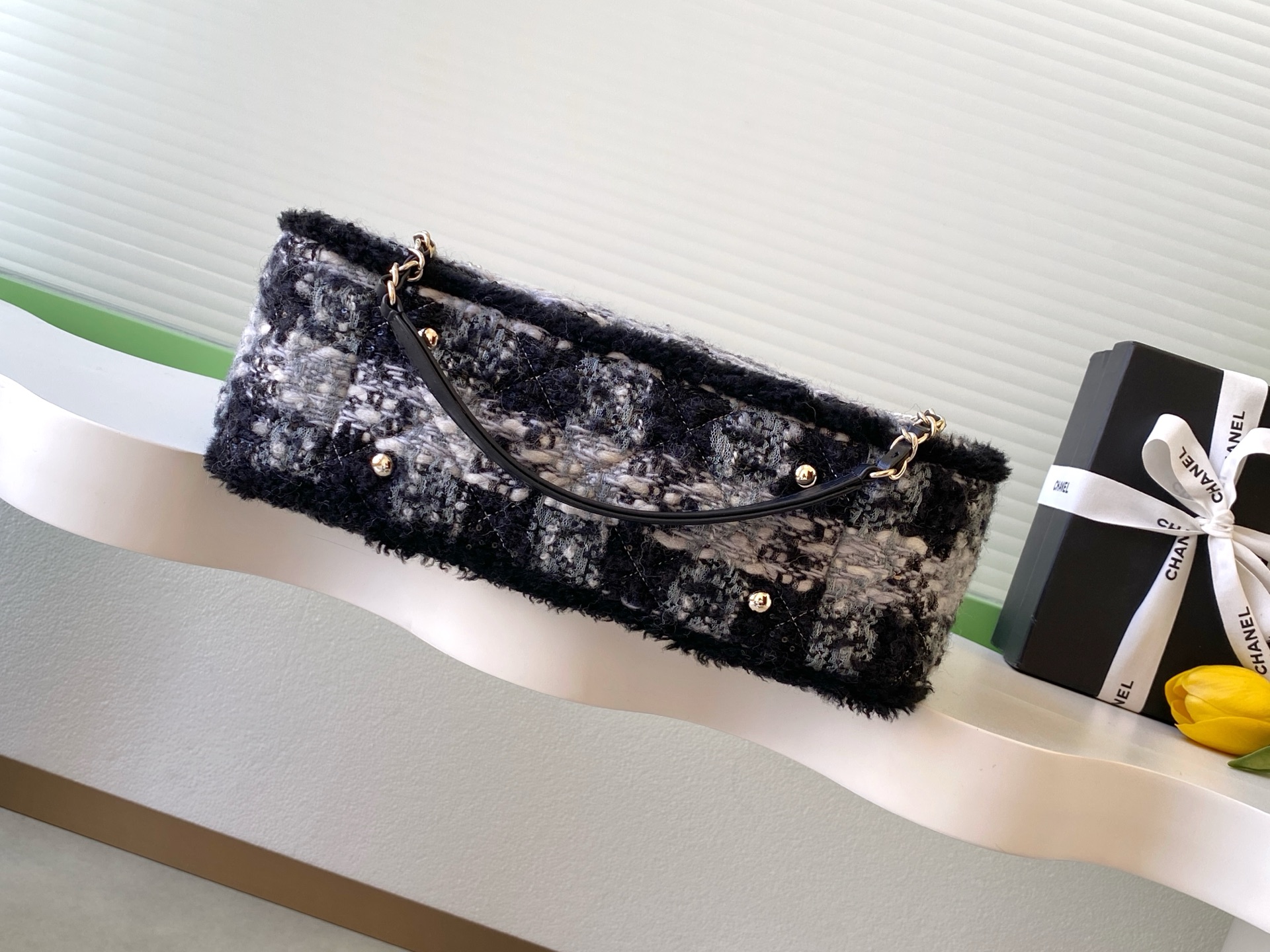 Chanel Tote Bag Black L-s