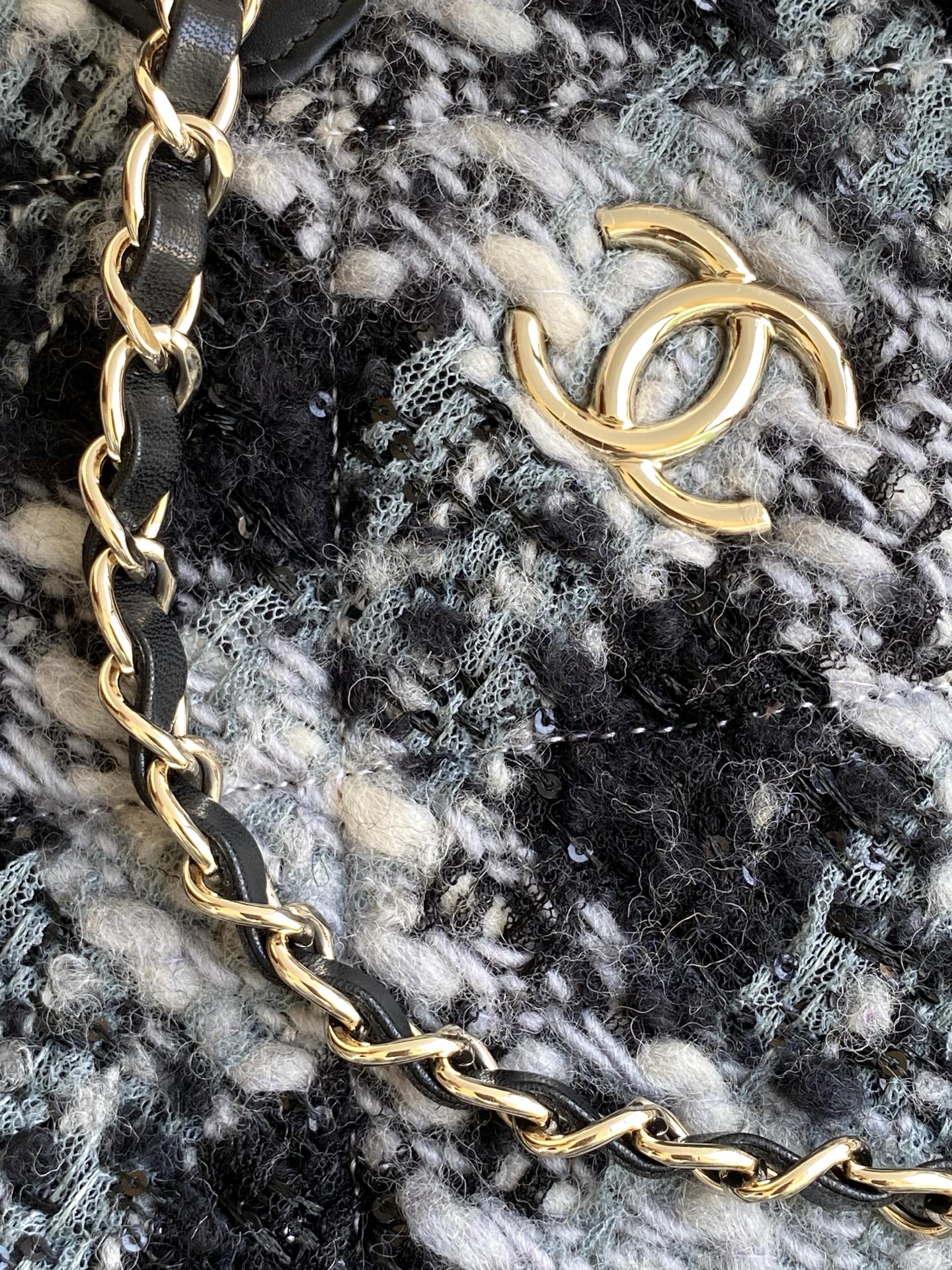 Chanel Tote Bag Black L-s