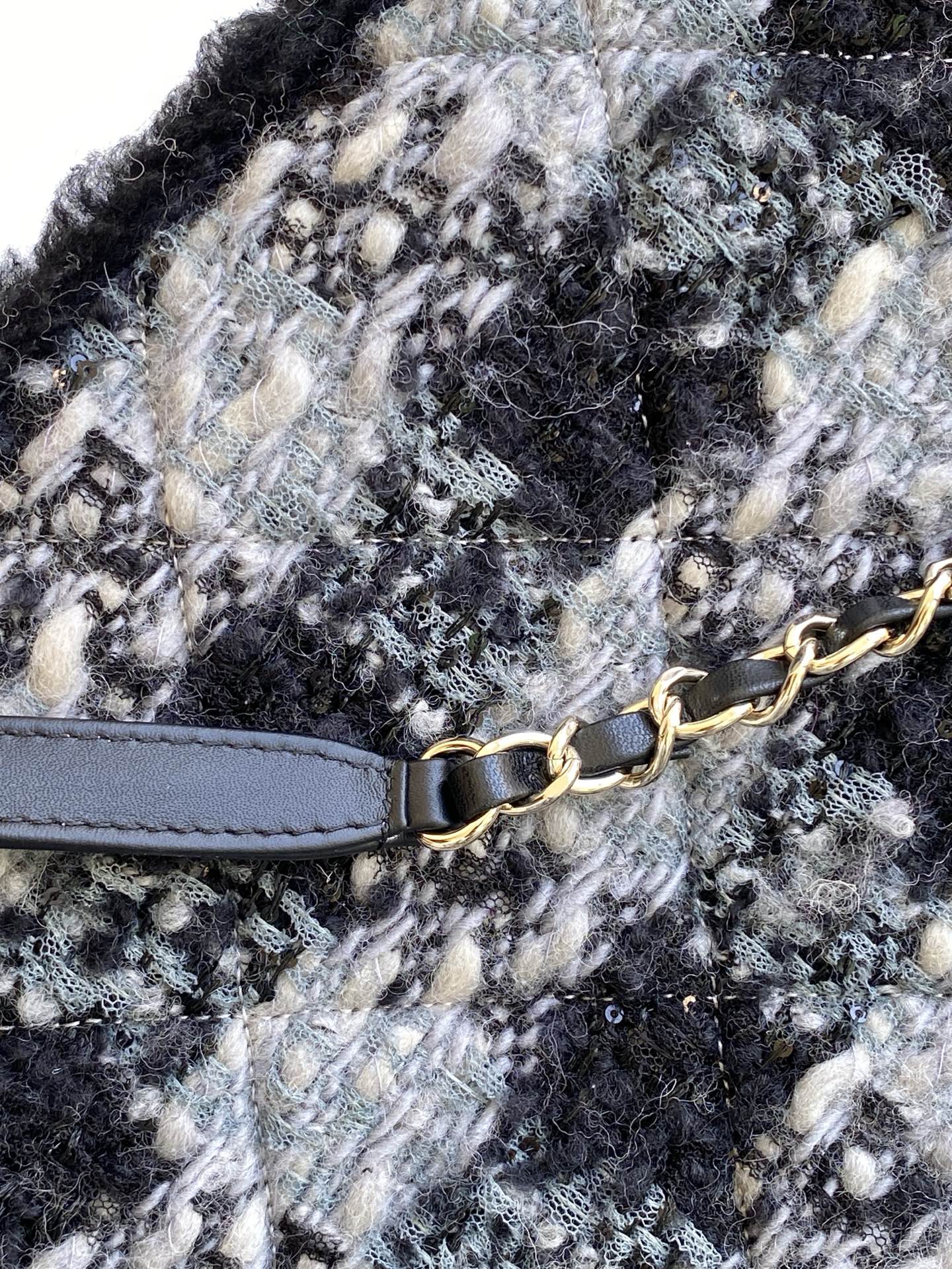 Chanel Tote Bag Black L-s