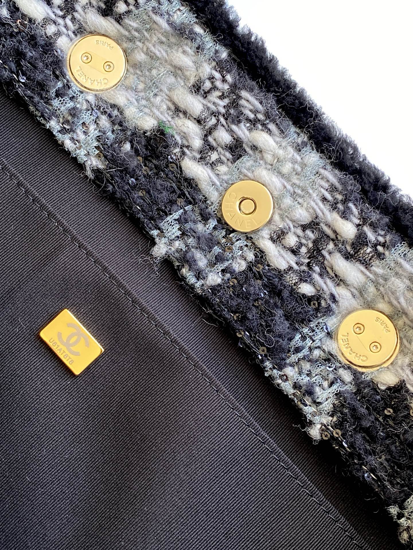 Chanel Tote Bag Black L-s