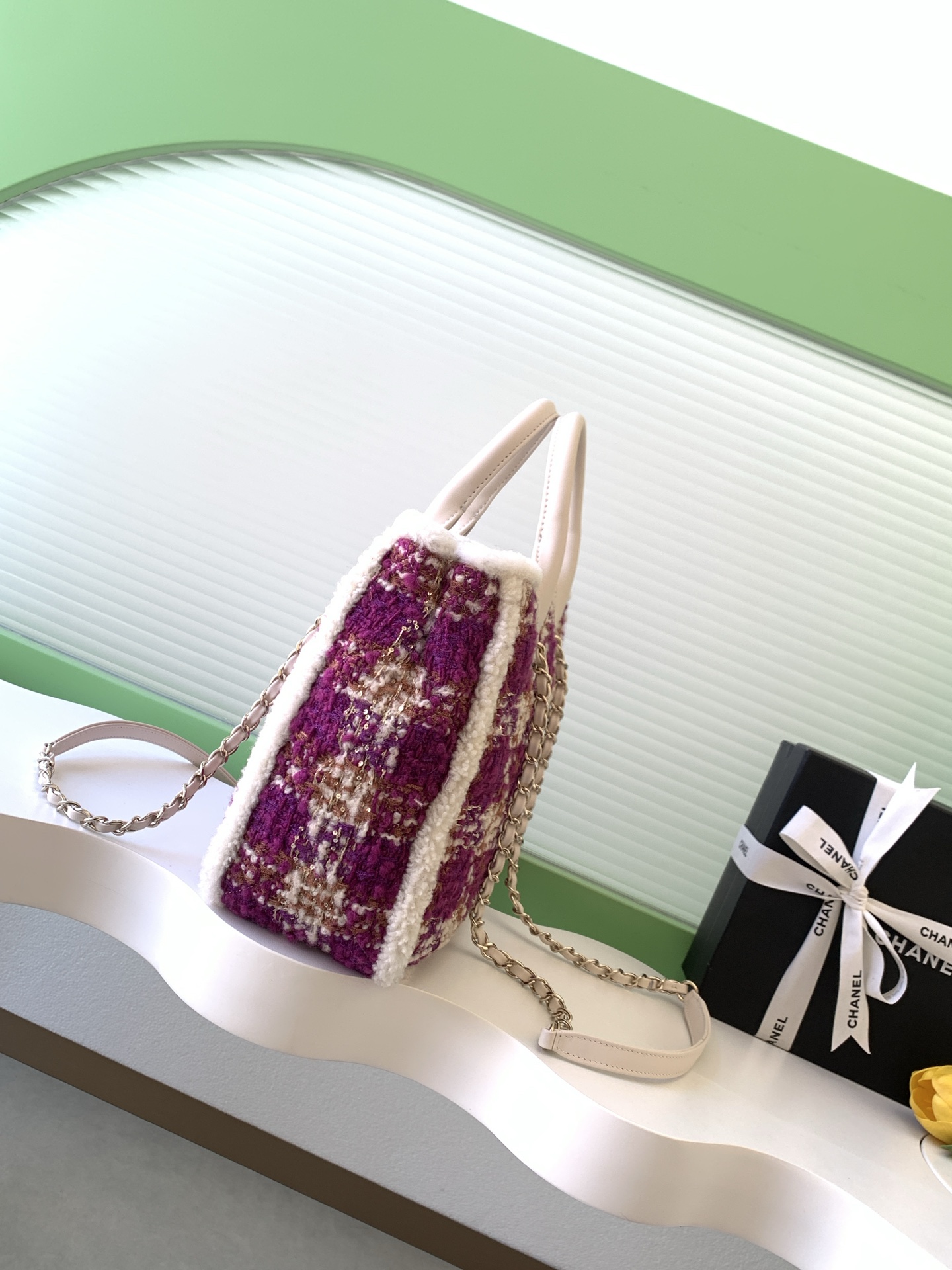 Chanel Tote Bag White L-s