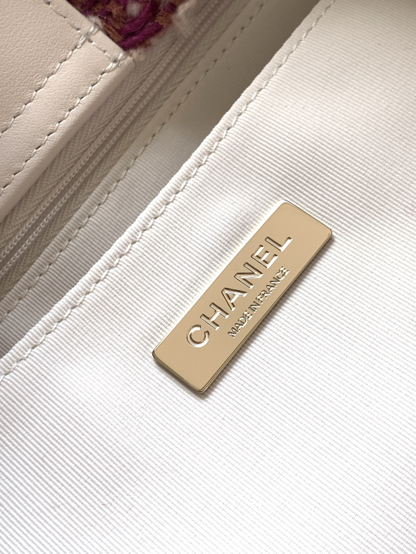 Chanel Tote Bag White L-s