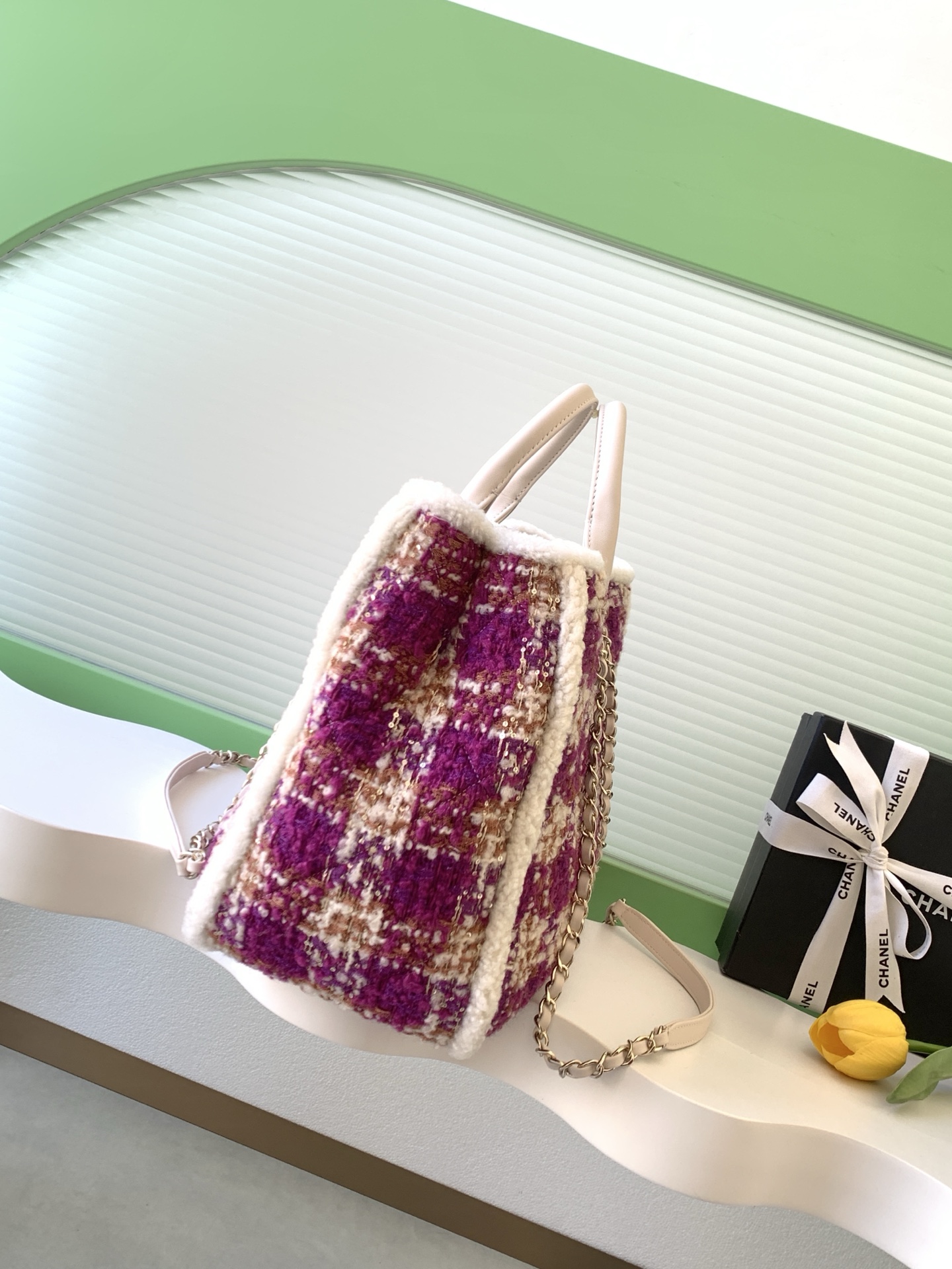 Chanel Tote Bag White L-s