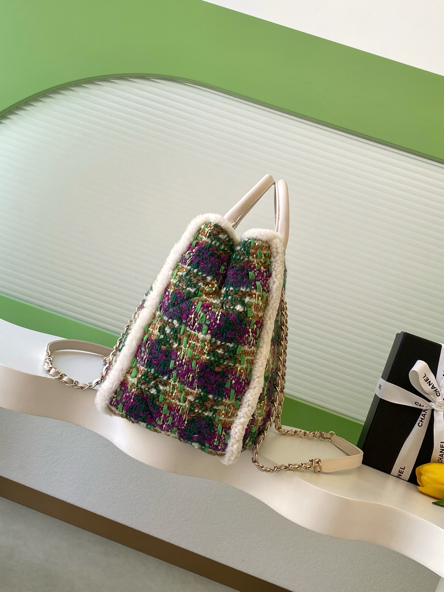 Chanel Tote Bag White L-s