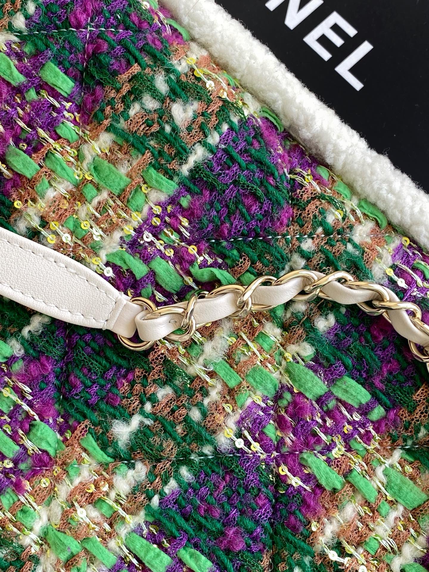 Chanel Tote Bag White L-s