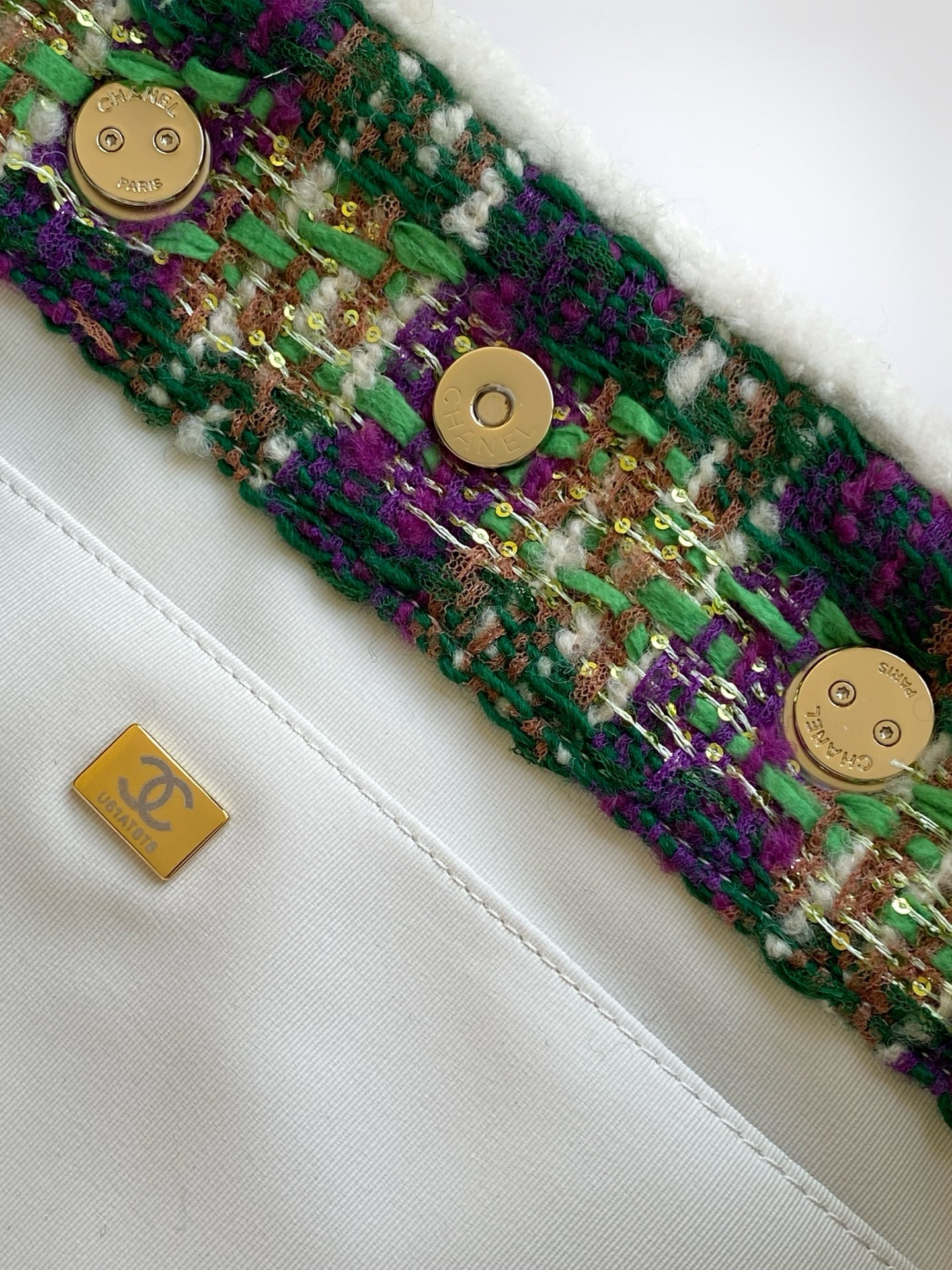 Chanel Tote Bag White L-s