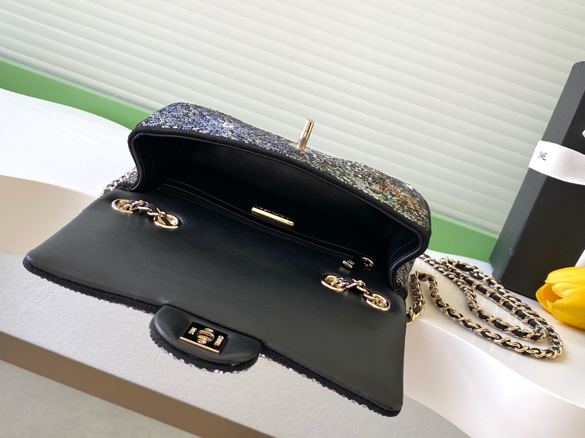 Chanel Basic Bag Black L-s