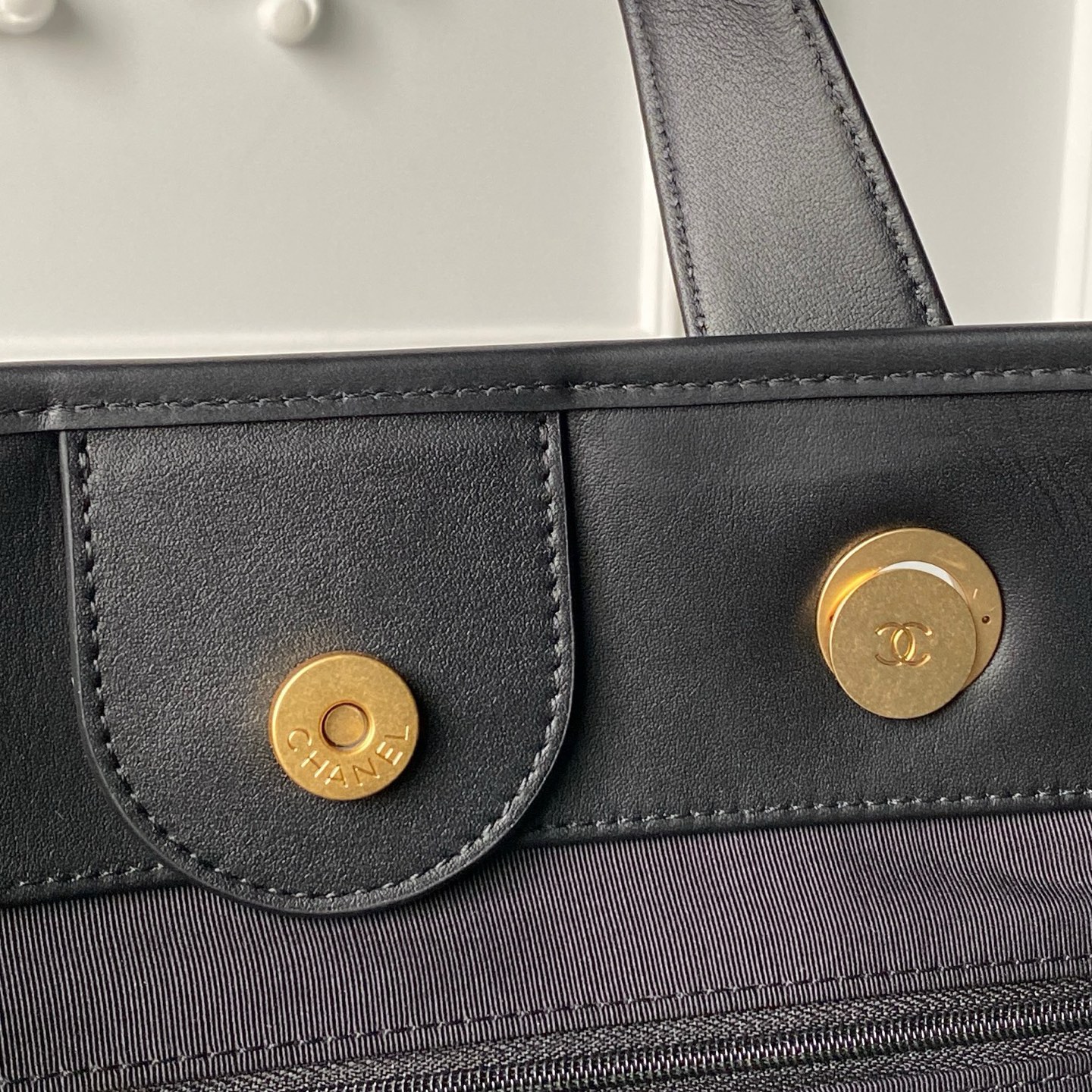 Chanel Tote Bag Cow Leather L-s