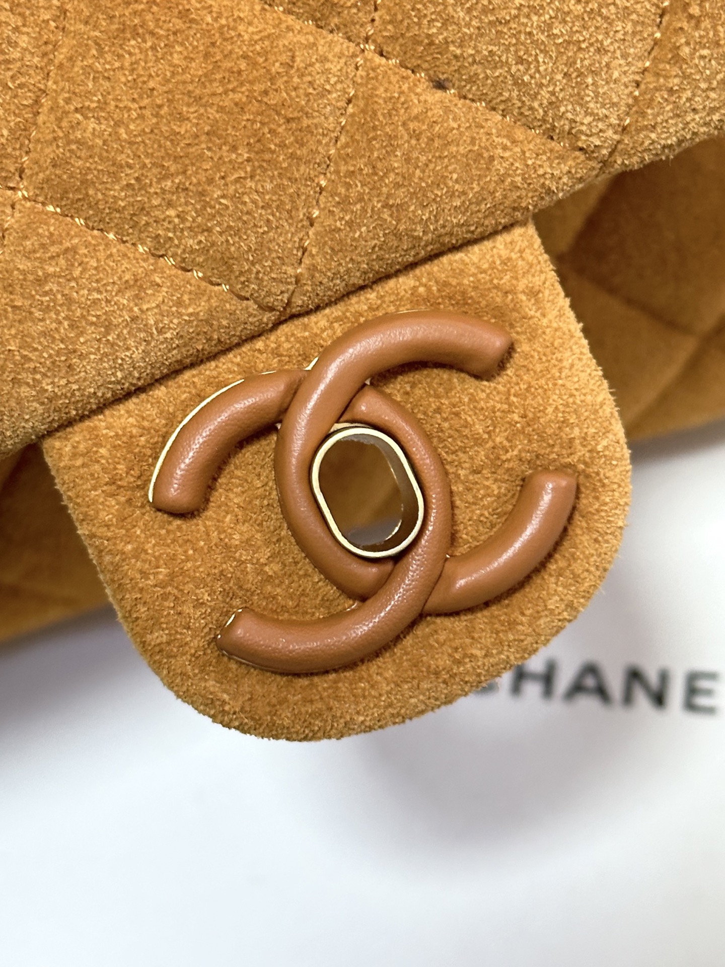 Chanel Basic Bag M-l-s