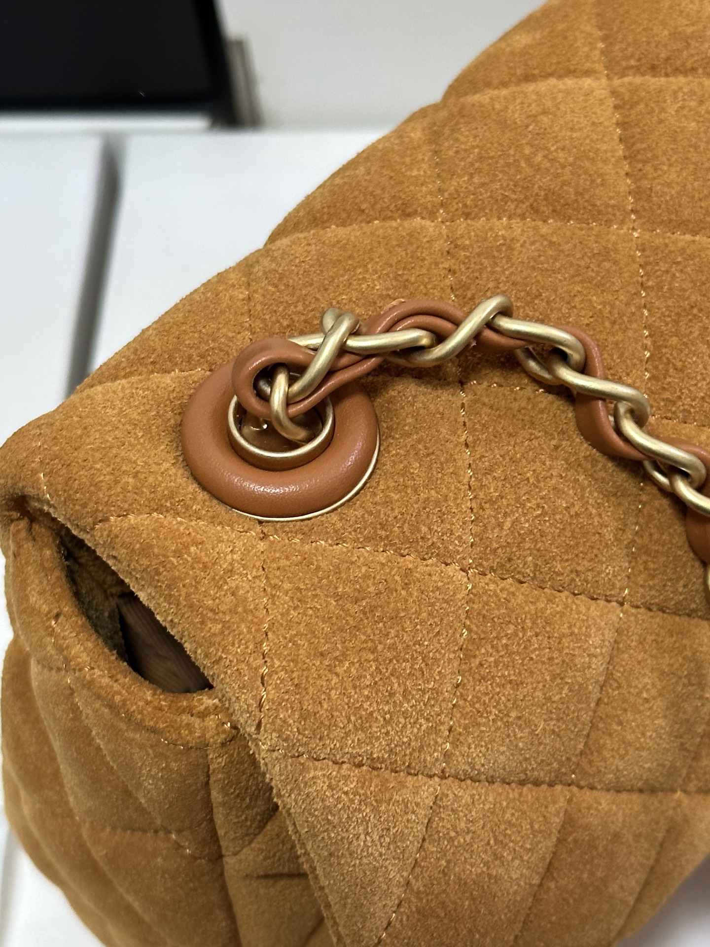 Chanel Basic Bag M-l-s