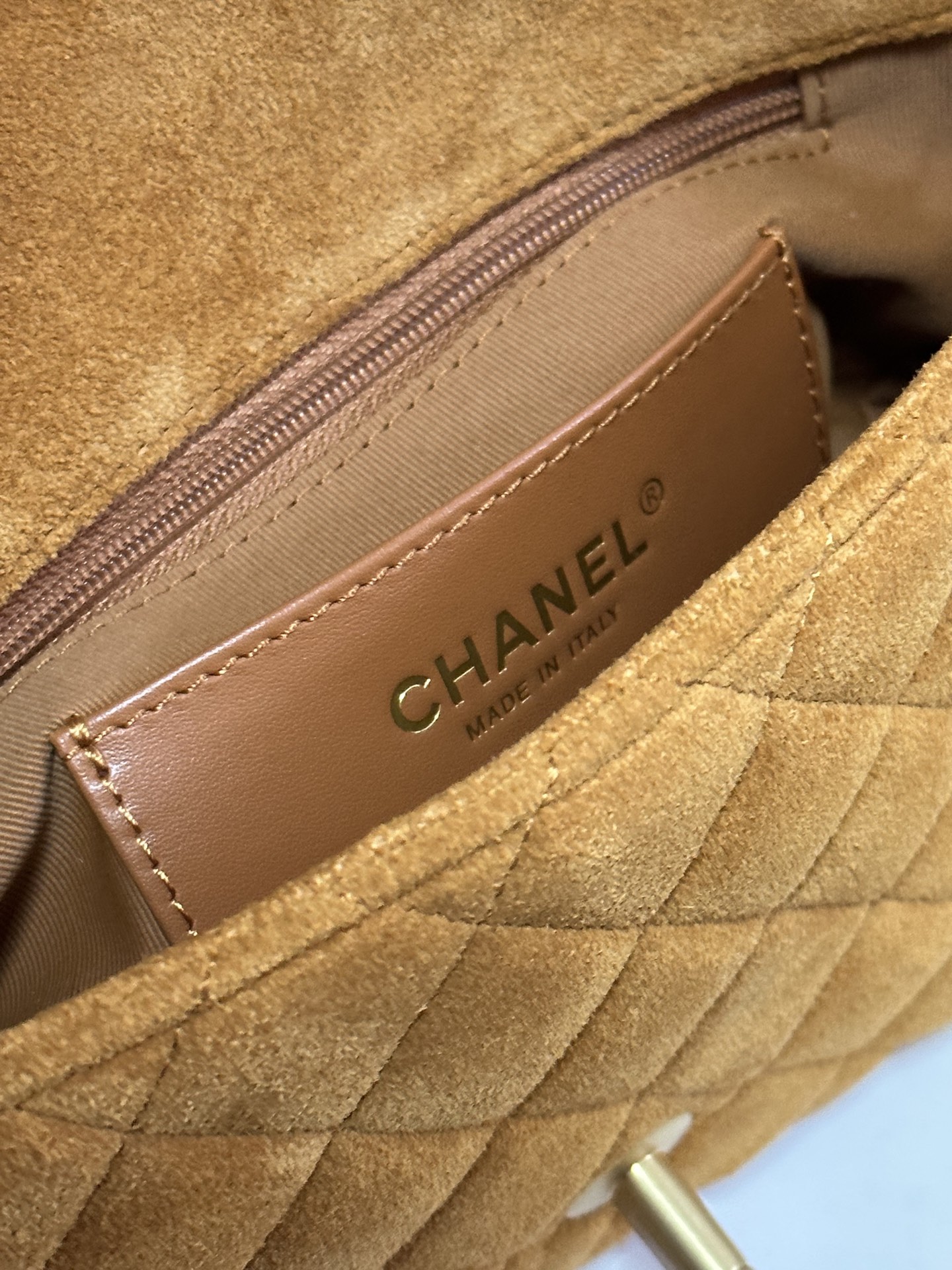 Chanel Basic Bag M-l-s