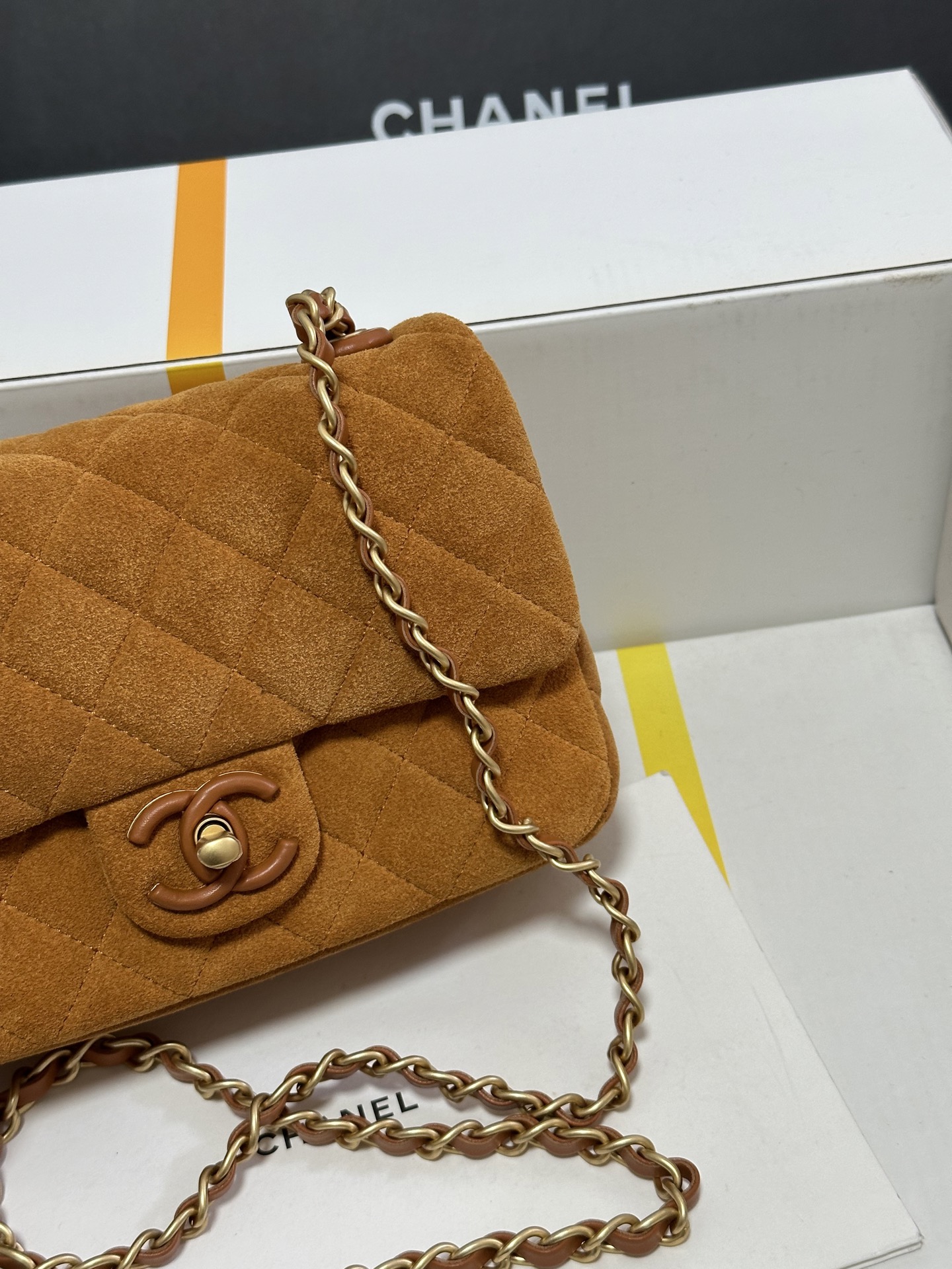 Chanel Basic Bag M-l-s