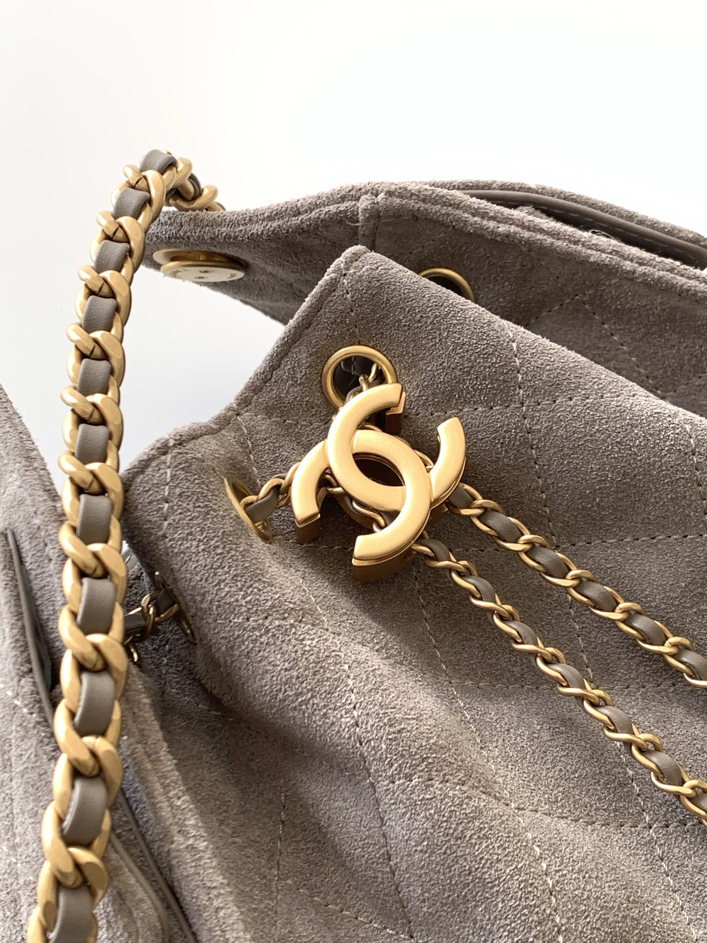 Chanel Bucket Bag L-s