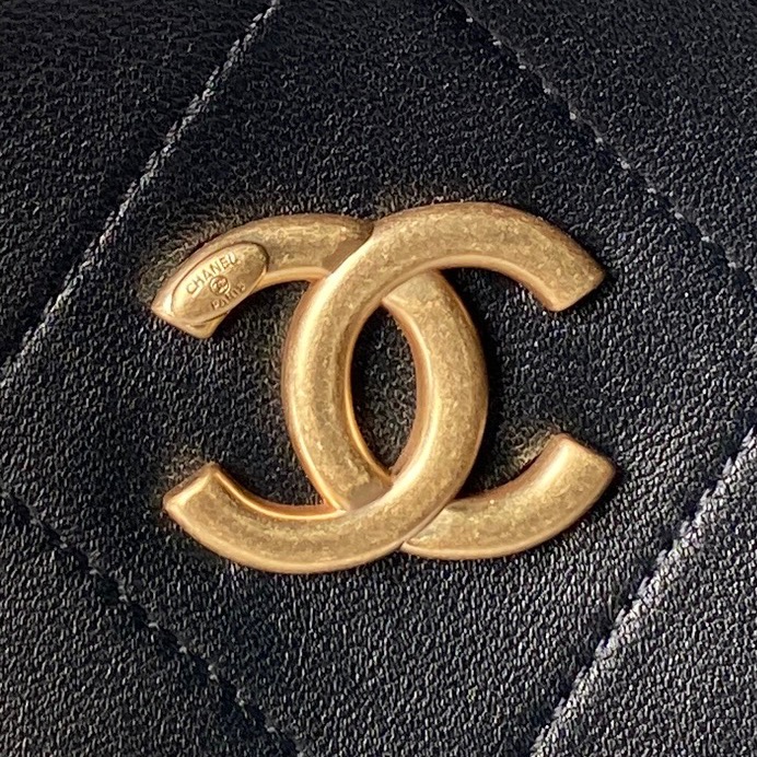 Chanel Basic Bag Cow Leather Gold 10cm-l-s