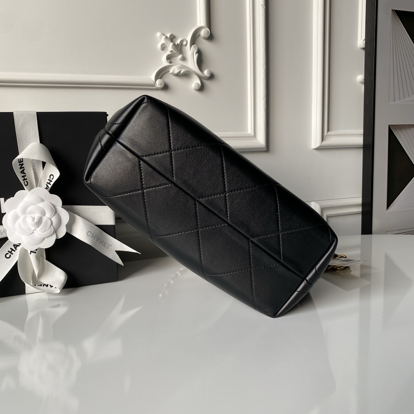 Chanel Basic Bag Cow Leather Gold 10cm-l-s