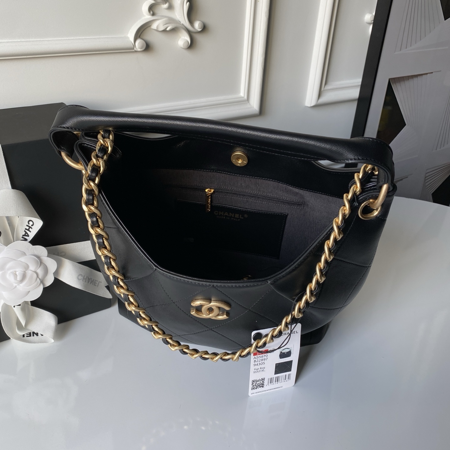 Chanel Basic Bag Cow Leather Gold 10cm-l-s