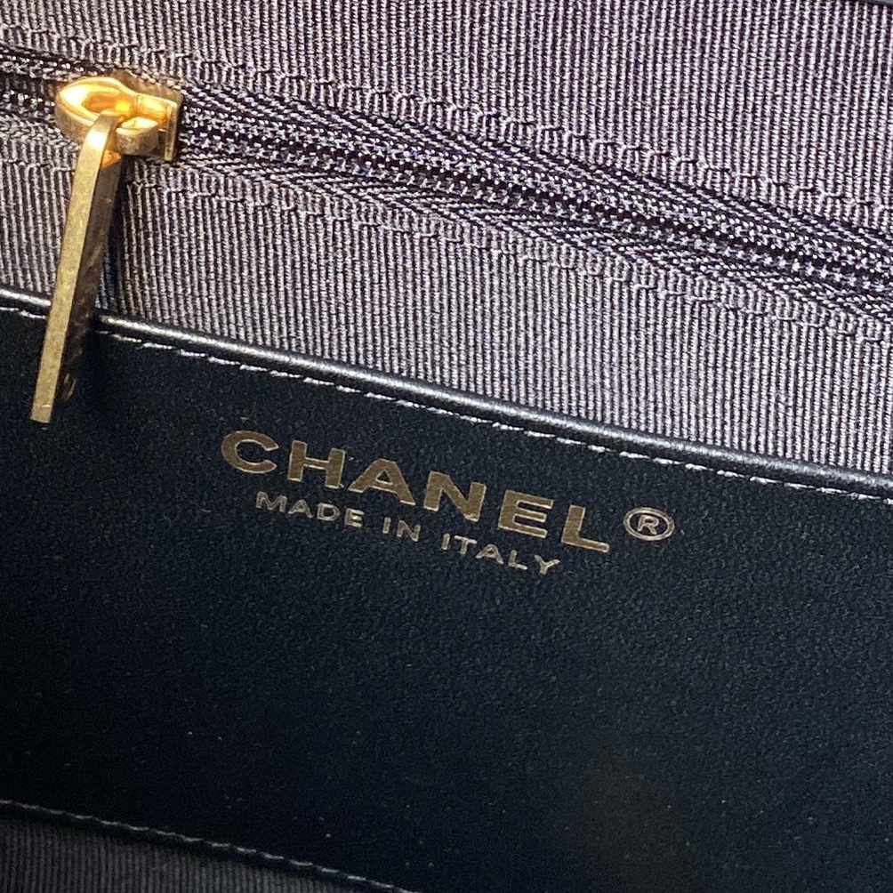 Chanel Basic Bag Cow Leather Gold 10cm-l-s