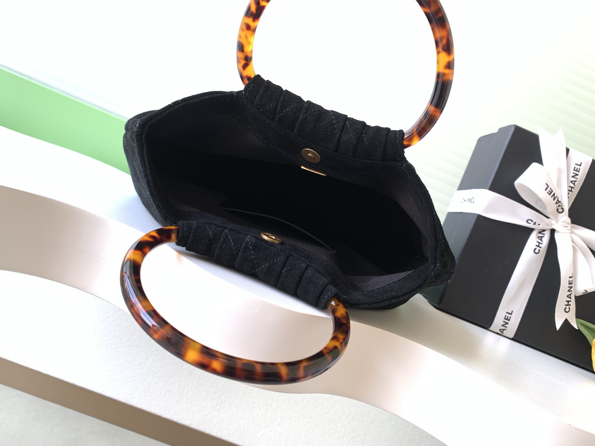 Chanel Basic Bag L-s