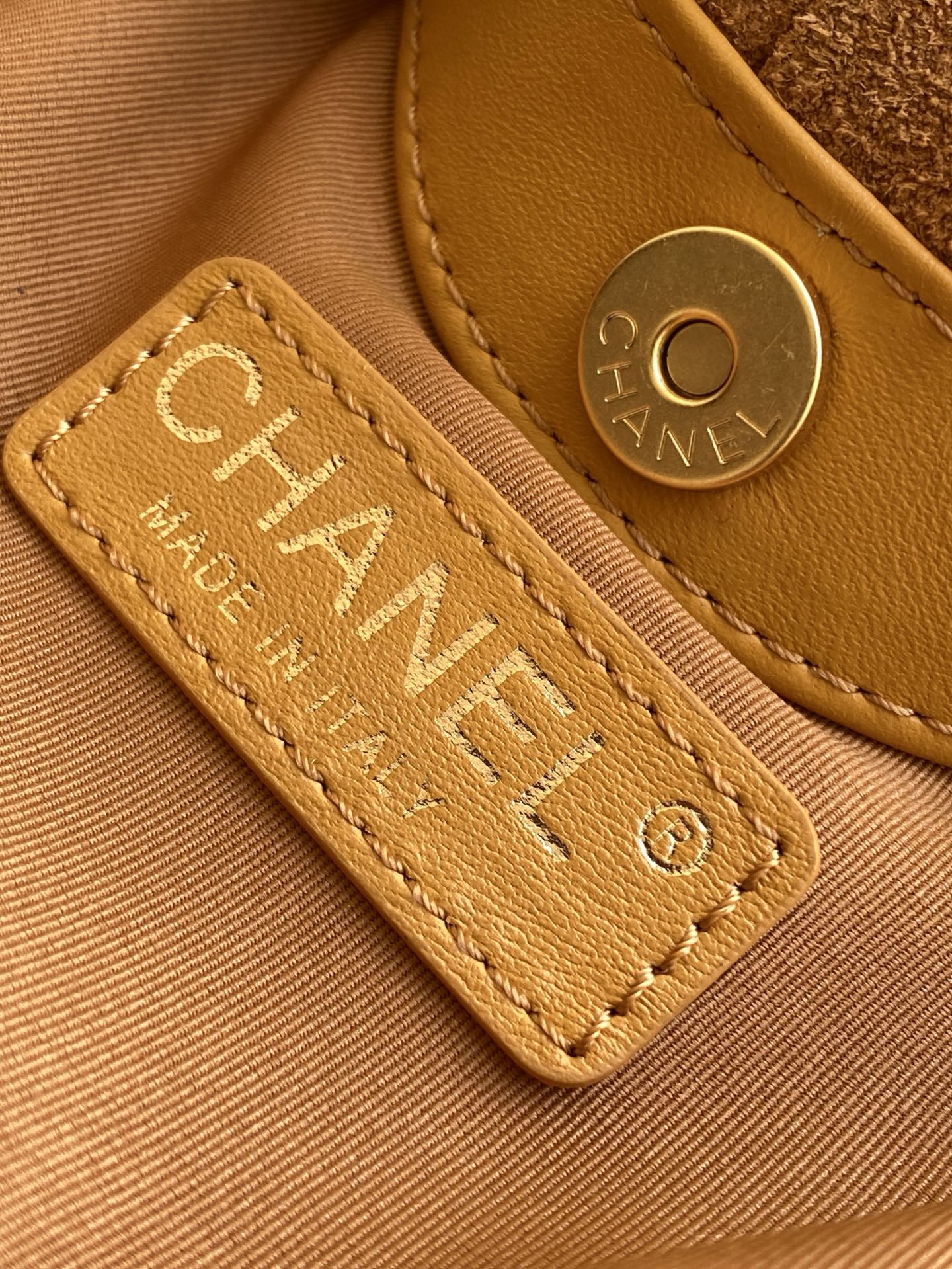 Chanel Basic Bag L-s