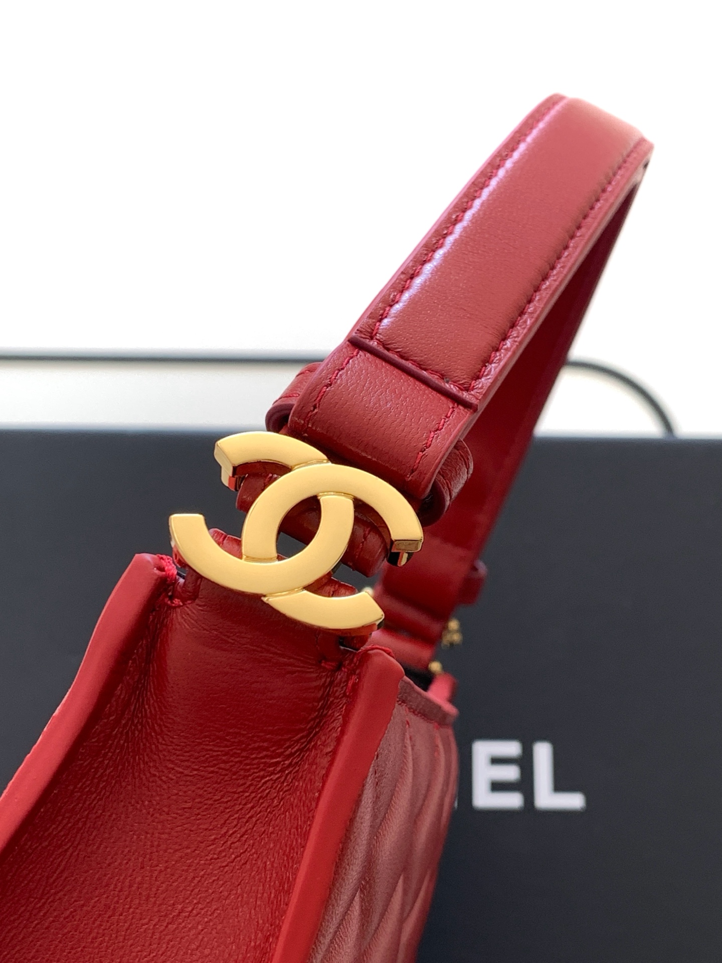 Chanel Basic Bag Sheepskin Gold L-s
