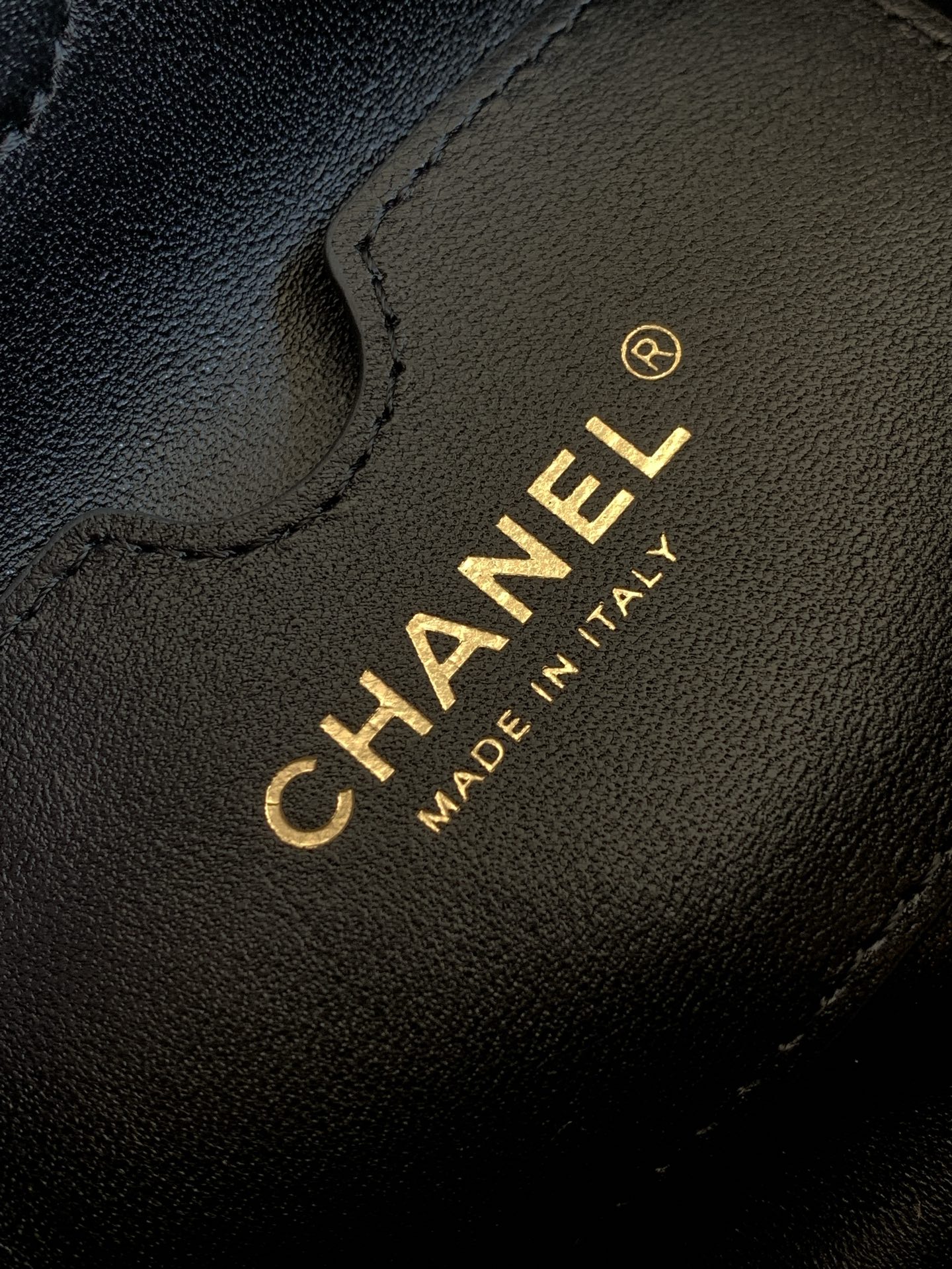 Chanel Basic Bag Sheepskin Gold L-s