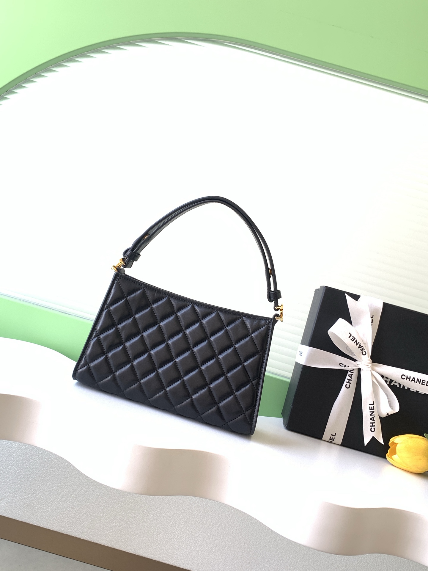 Chanel Basic Bag Sheepskin Gold L-s