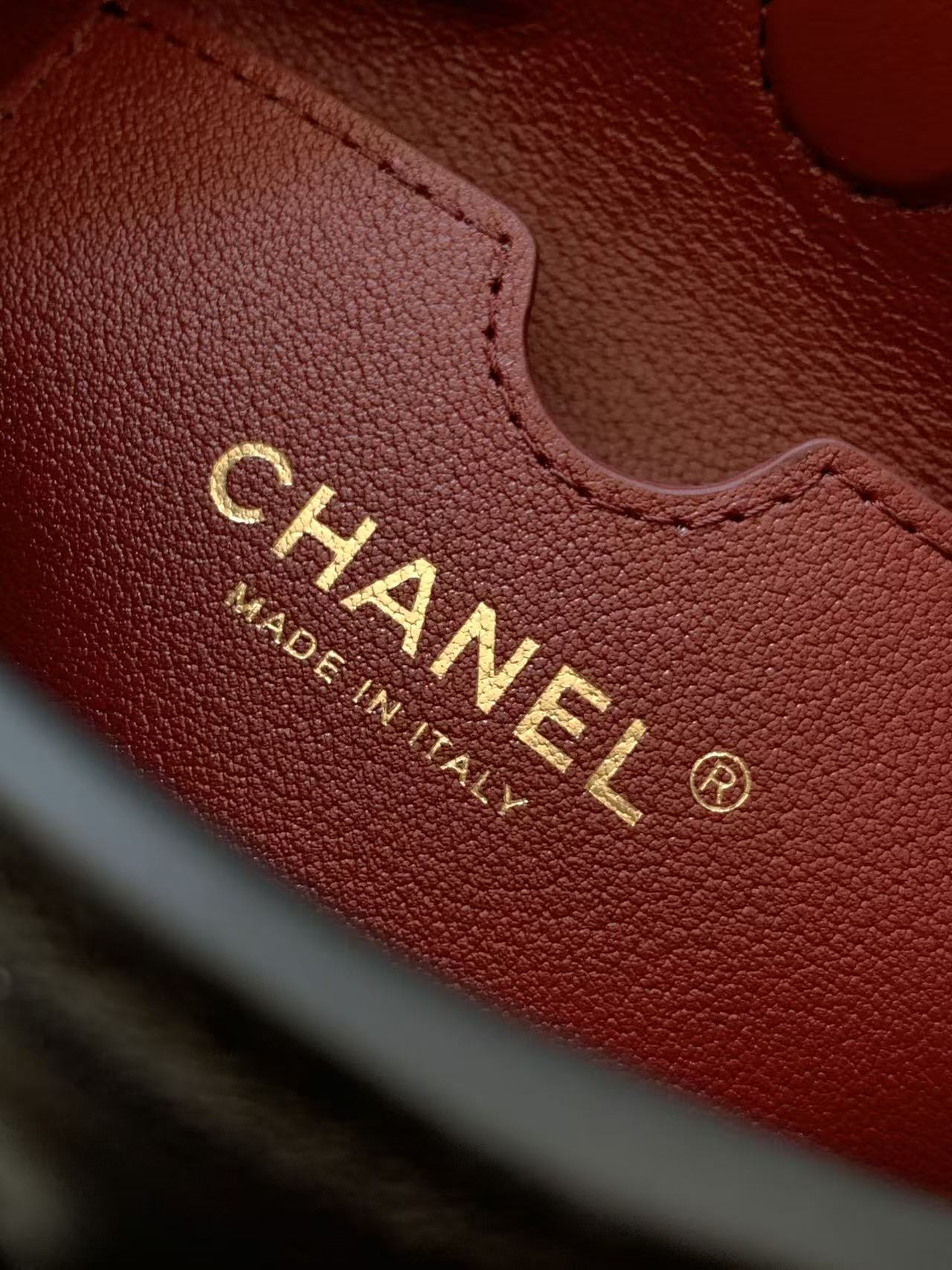 Chanel Basic Bag Sheepskin Gold L-s