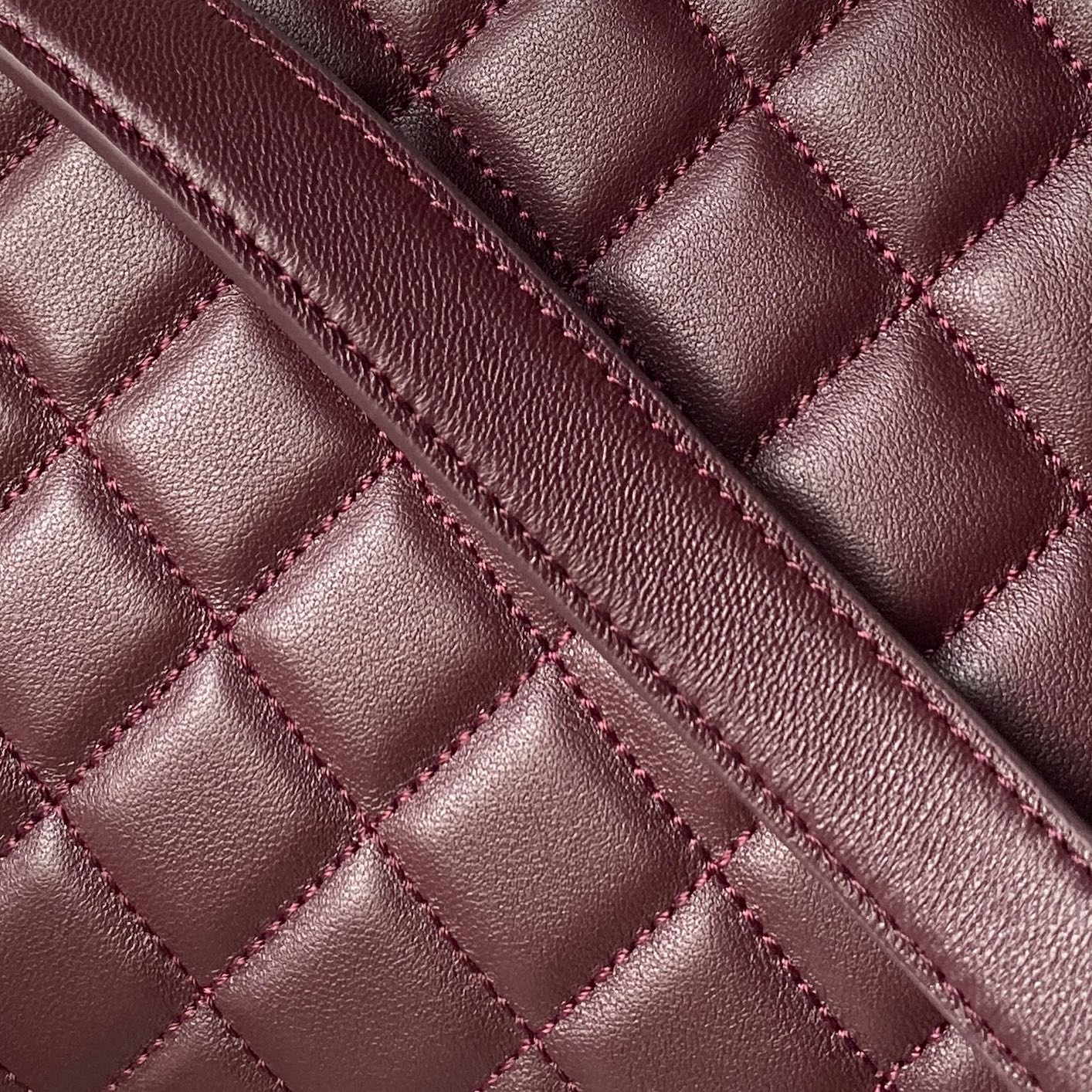 Chanel Basic Bag Sheepskin Red 22cm-l-s