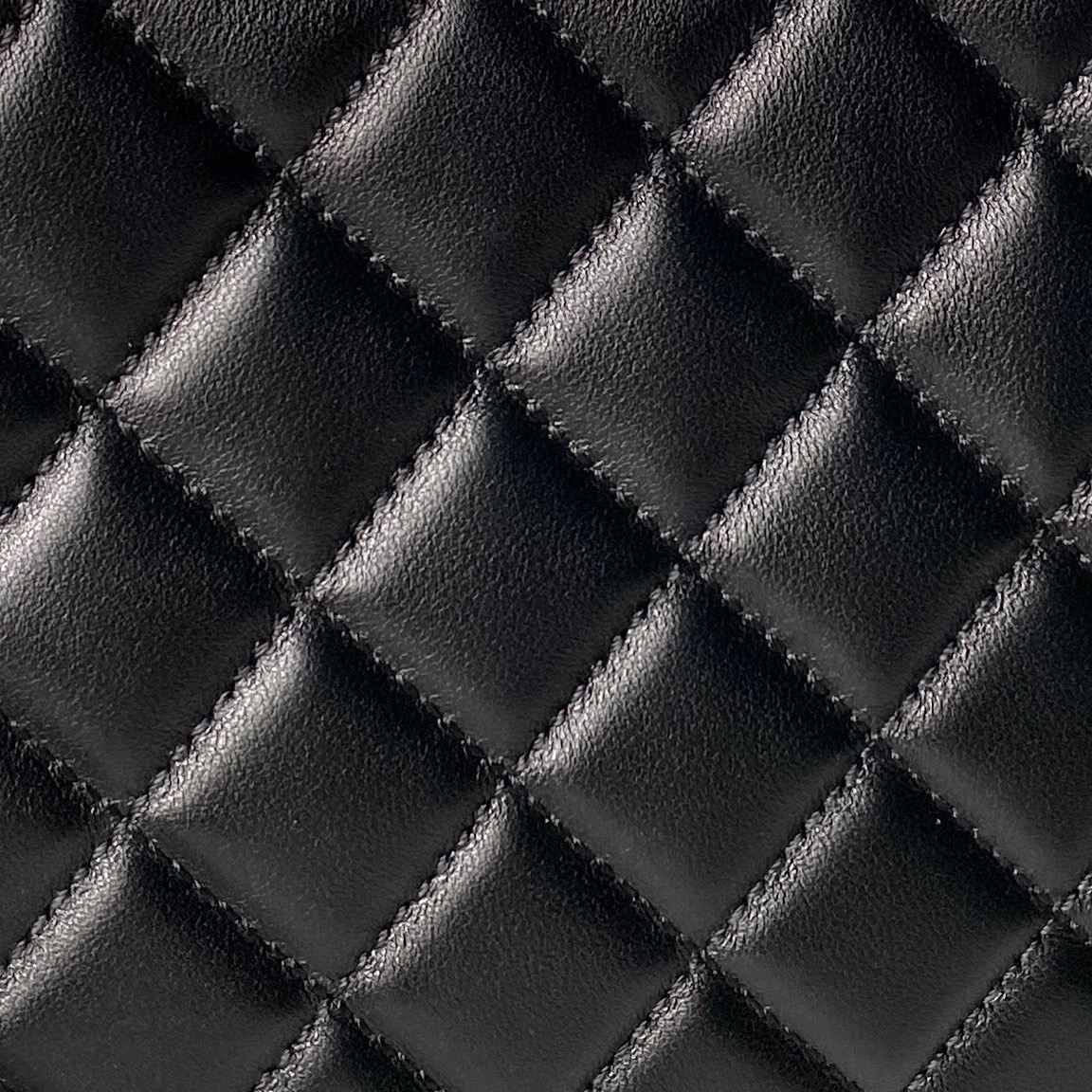 Chanel Basic Bag Sheepskin Red 22cm-l-s