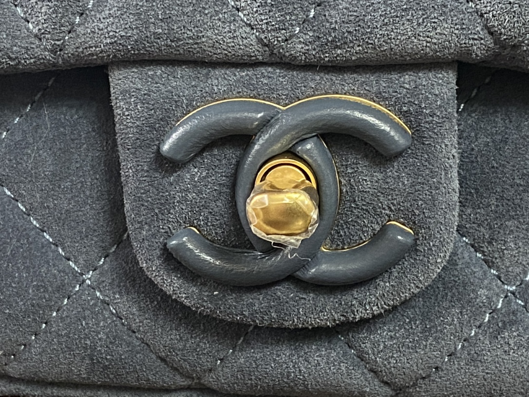 Chanel Basic Bag L-s