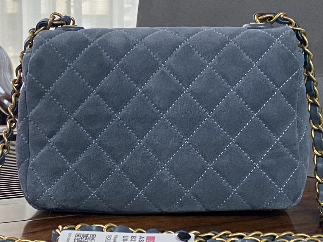 Chanel Basic Bag L-s