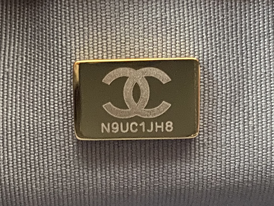 Chanel Basic Bag L-s