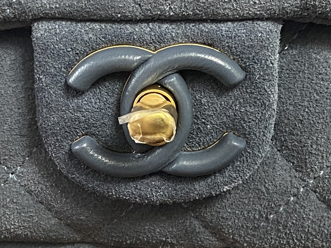 Chanel Basic Bag L-s