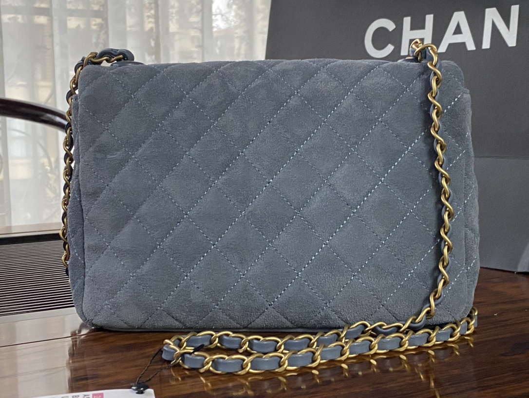 Chanel Basic Bag L-s
