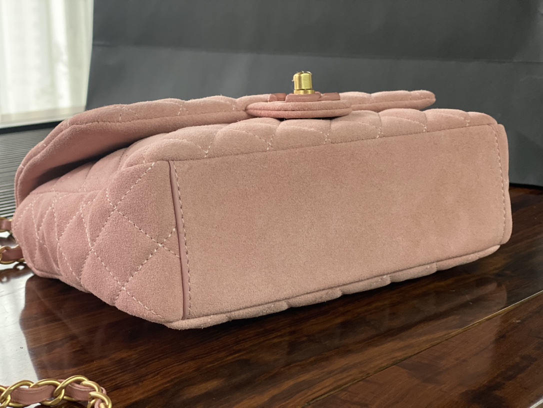 Chanel Basic Bag L-s