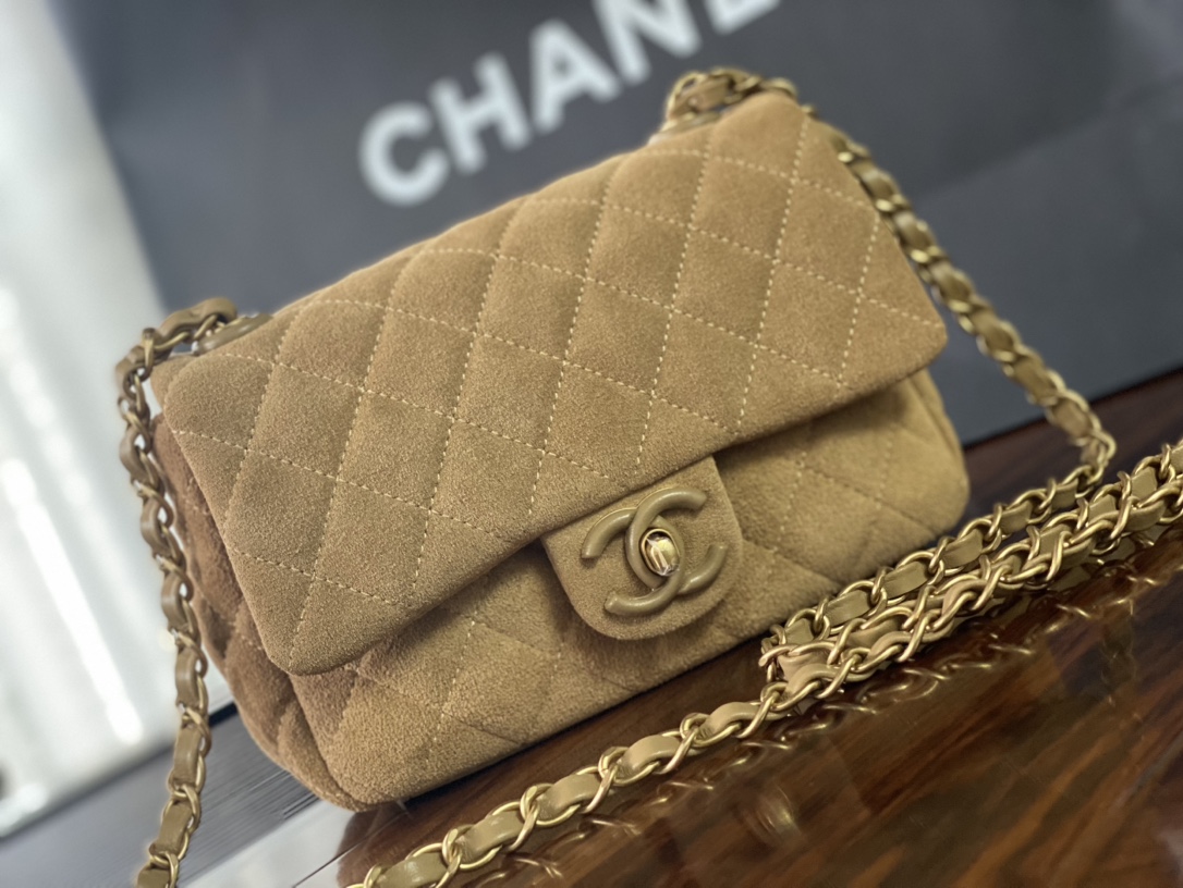 Chanel Basic Bag L-s