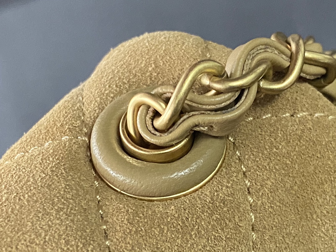 Chanel Basic Bag L-s