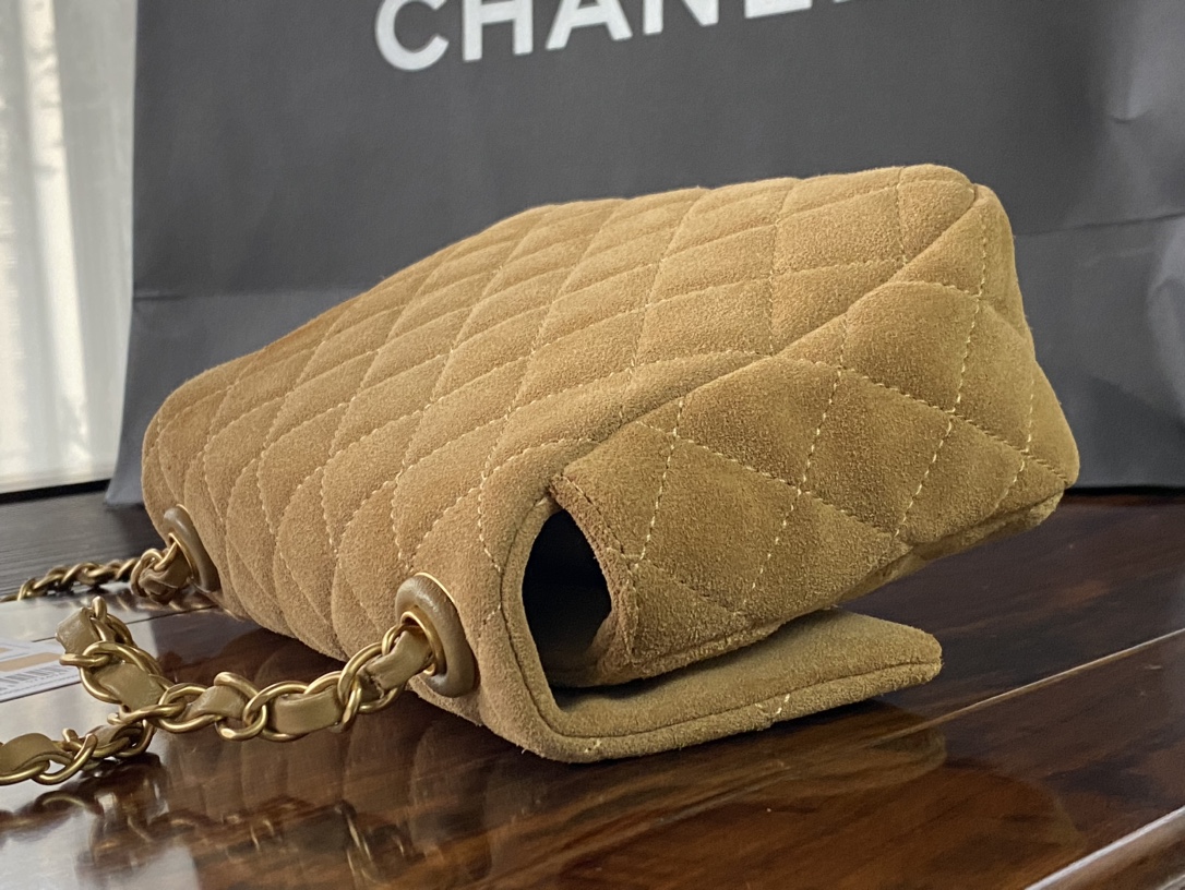 Chanel Basic Bag L-s