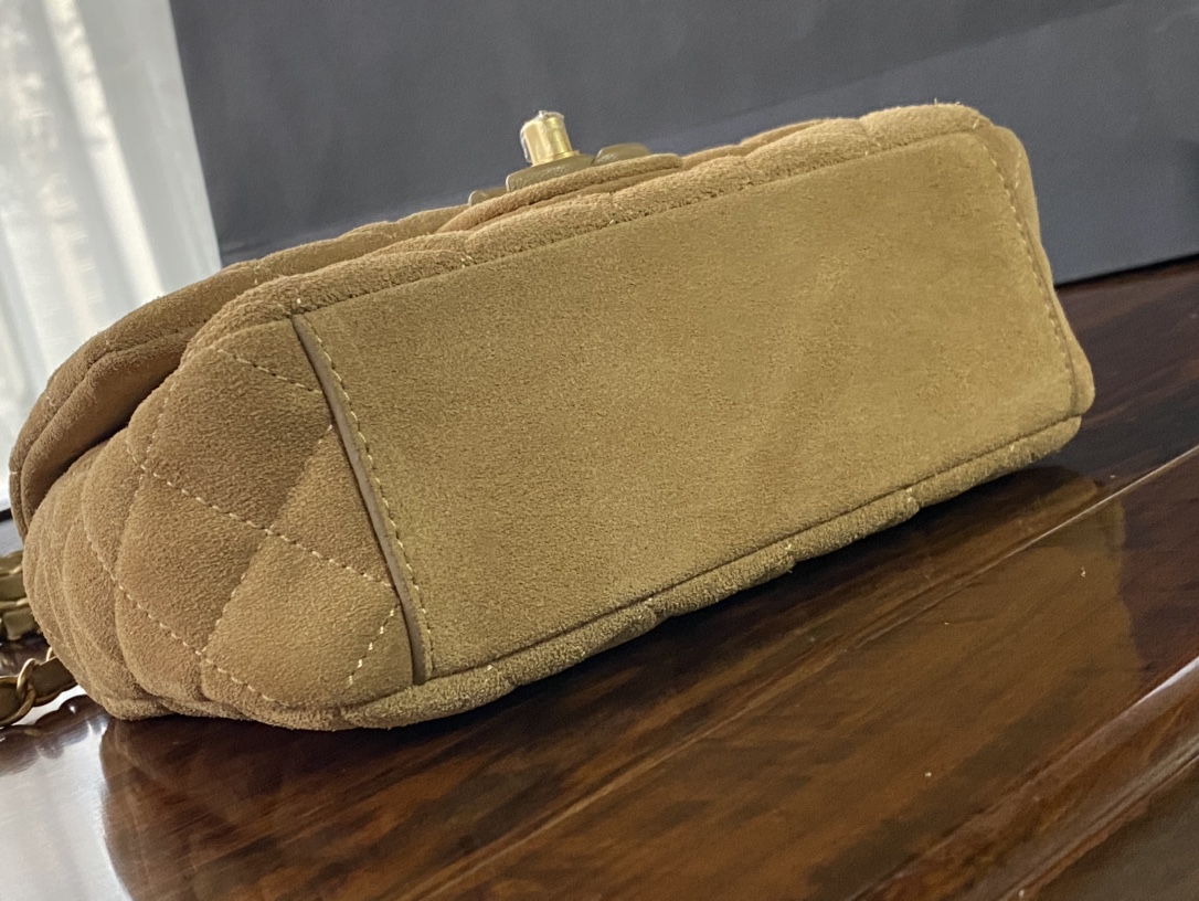 Chanel Basic Bag L-s